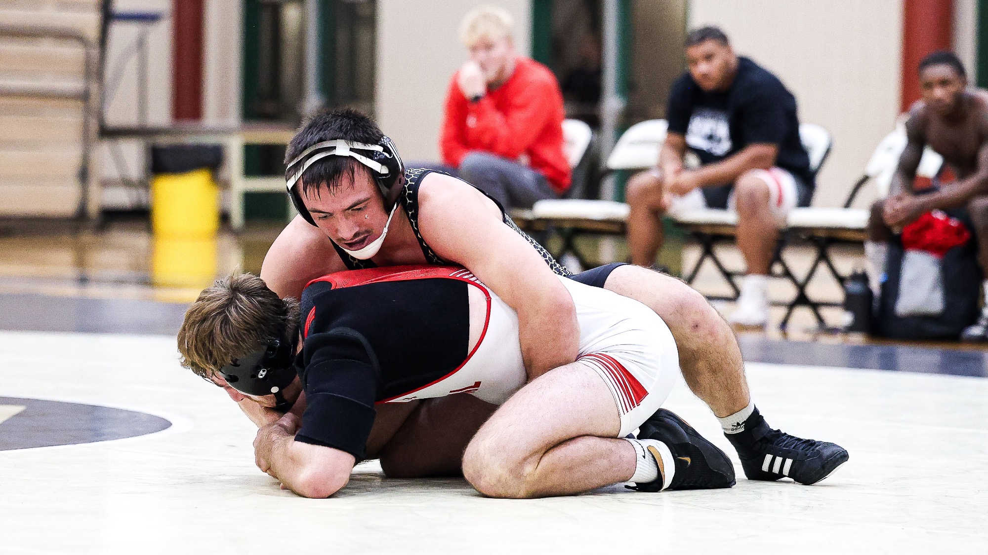 Cy Peterson controls the top