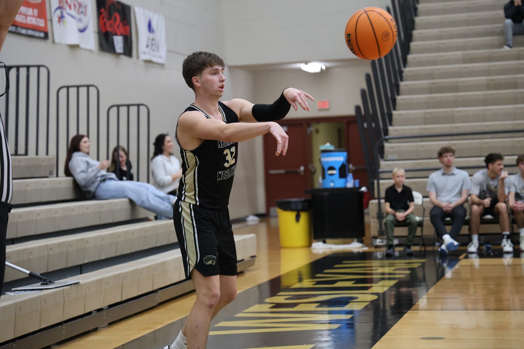 Neal Mosser passes the ball in against Crown