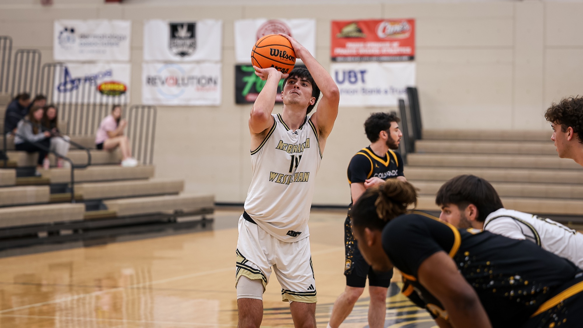 Nick Howard shoots a free throw against Colorado College