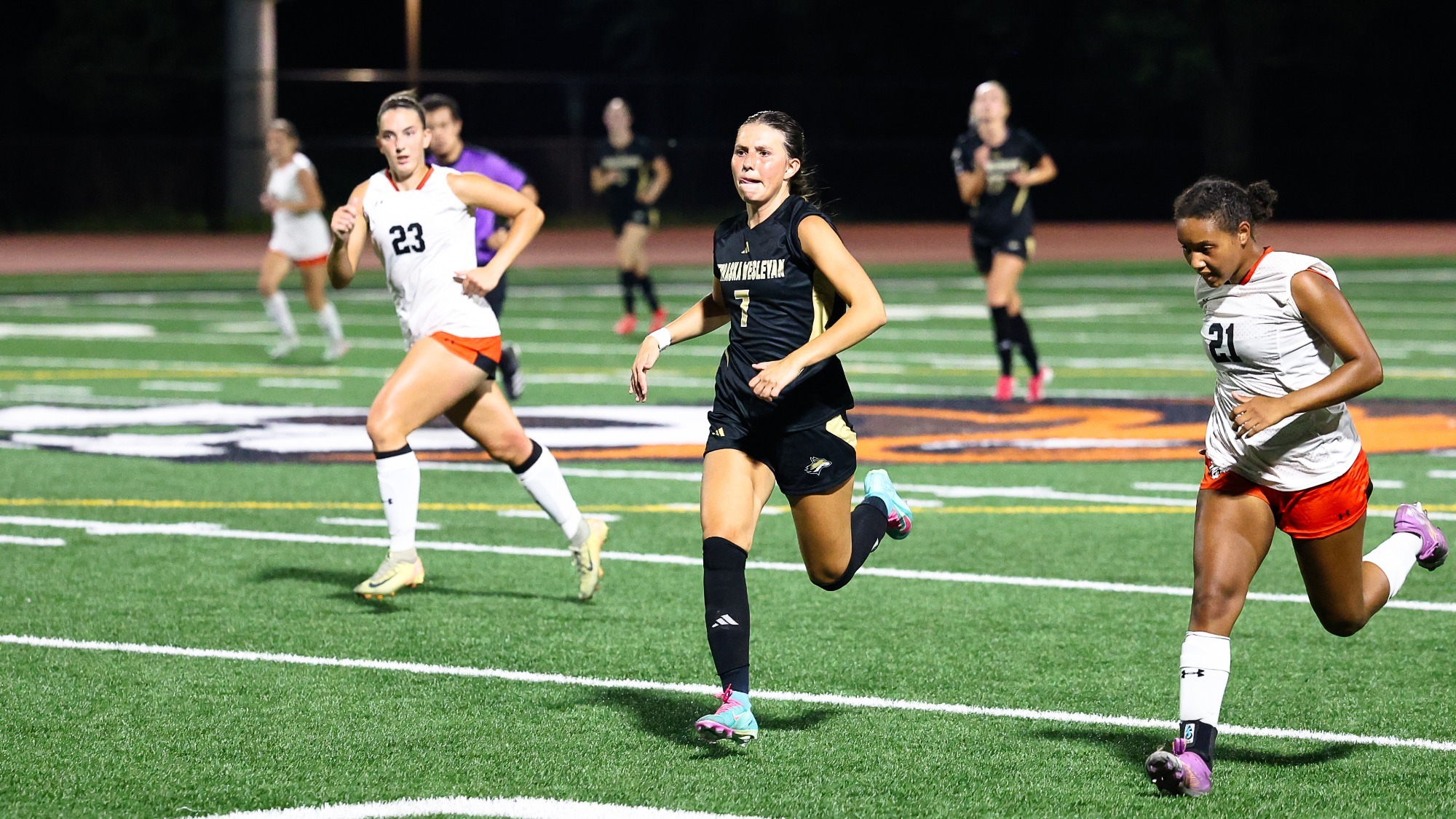 Nella Castaneda sprints to an open ball