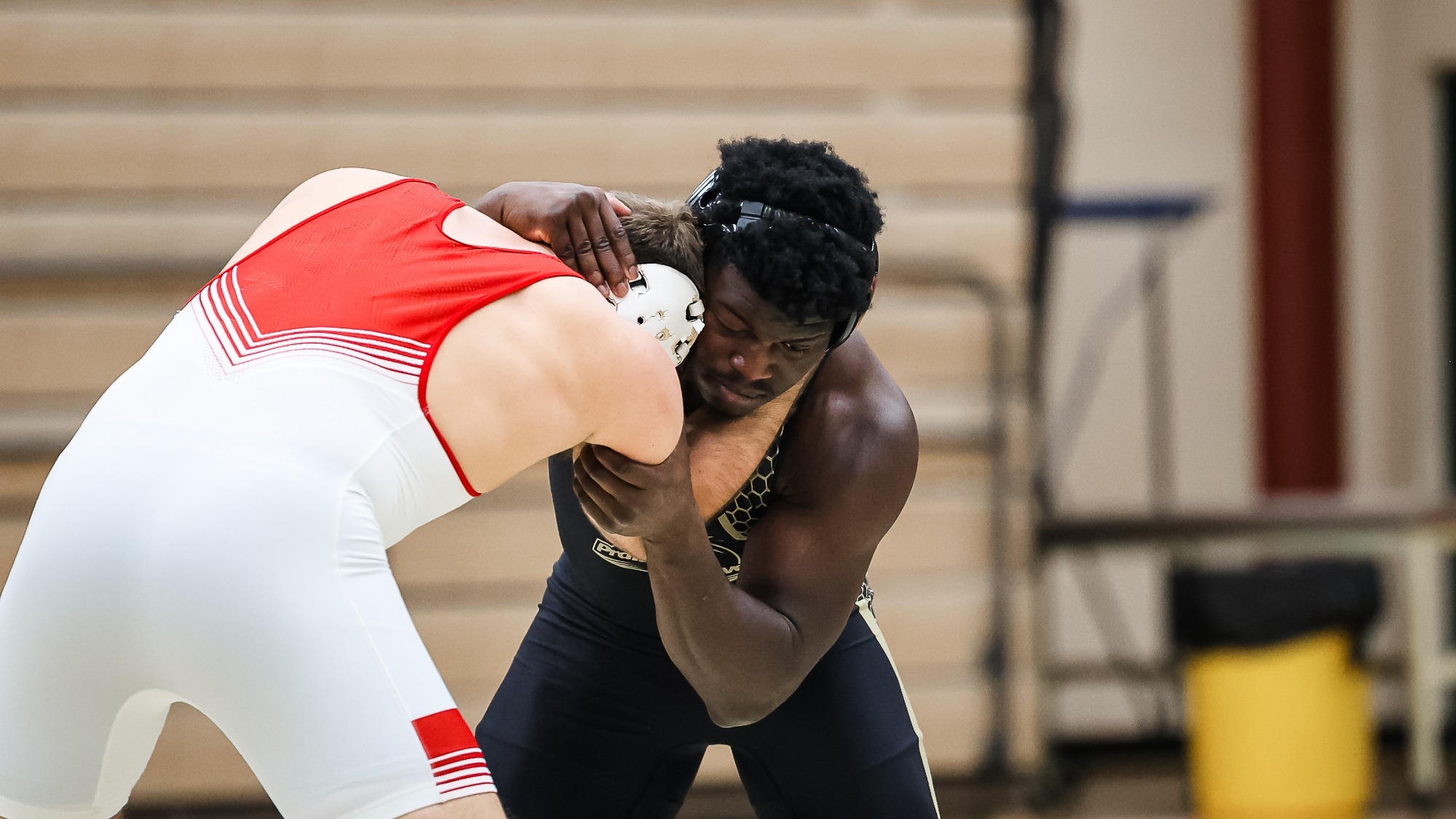 Habeeb Raji battles for position
