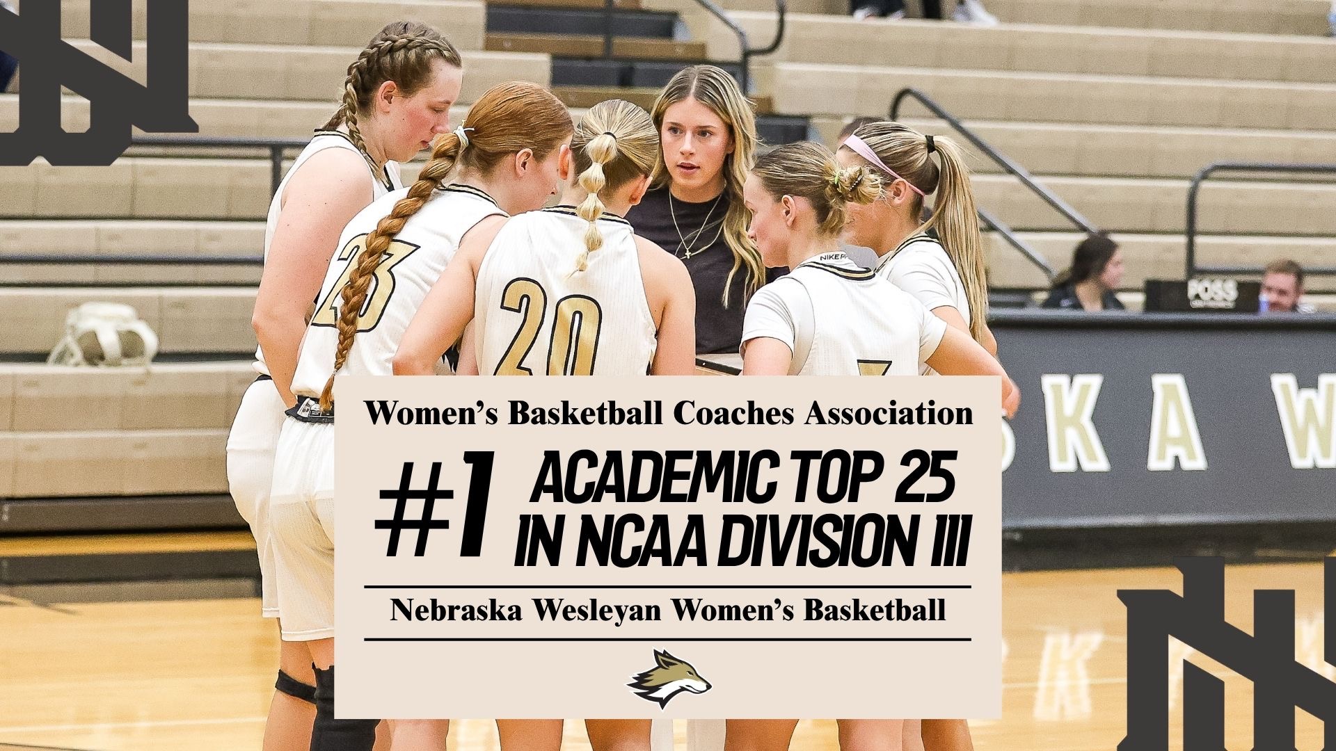#1 Academic Honor Roll in NCAA DIII graphic with Sydney Golladay talking to her team