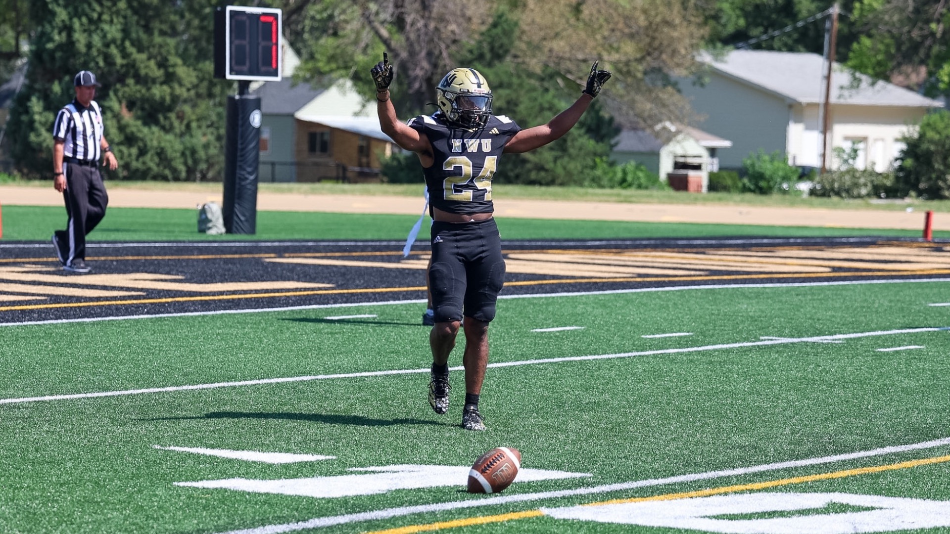 Xavier Block celebrates a pass breakup