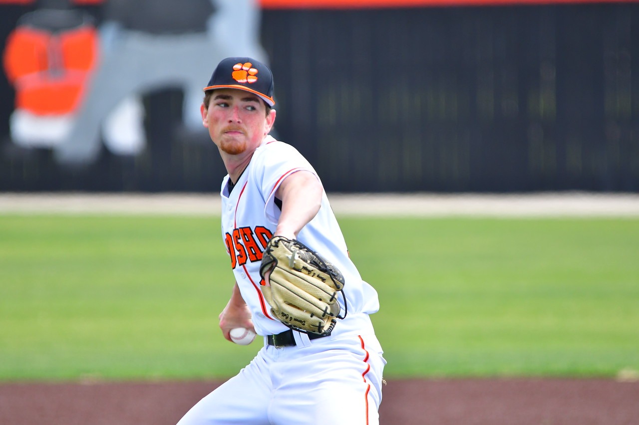 Chaffin signs to play pro ball. 