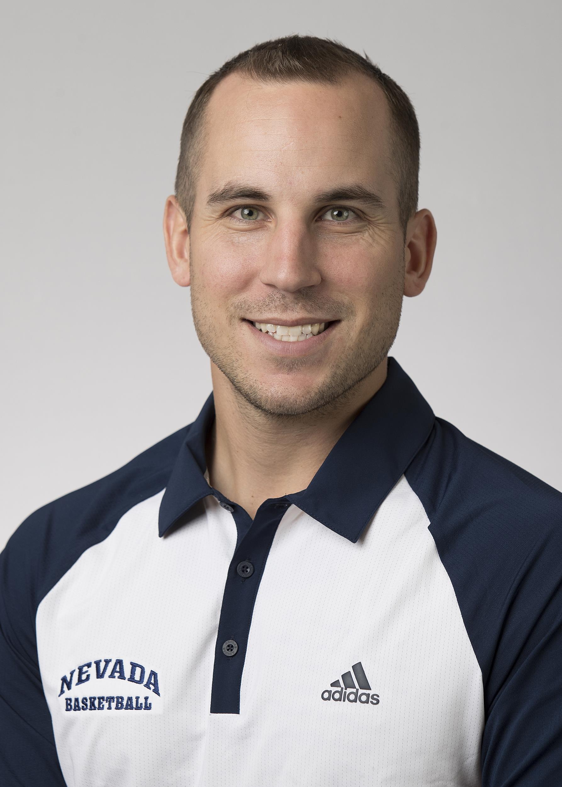 Men`s basketball head shot of Brandon Chambers