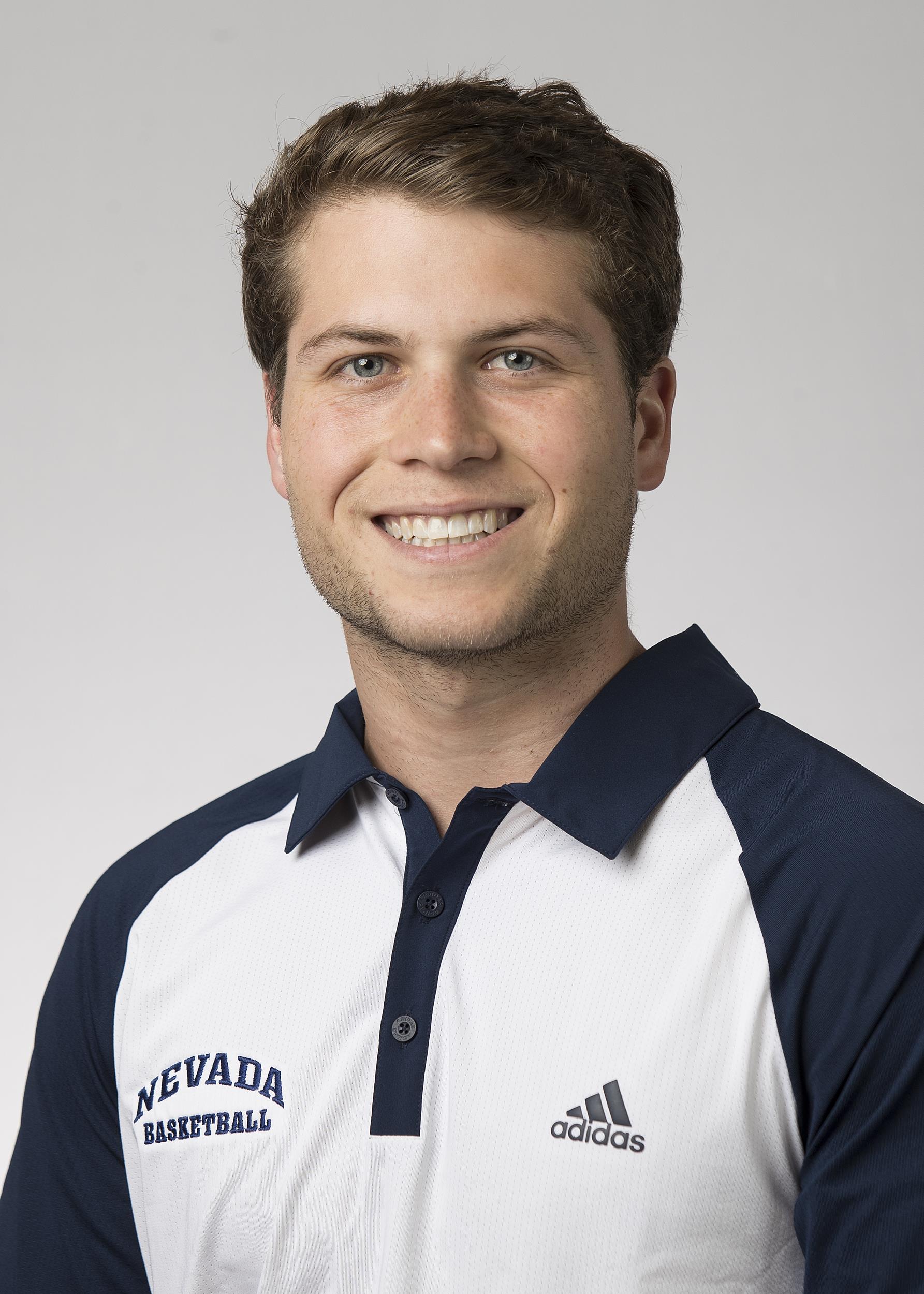 Men`s basketball head shot of Michael Musselman