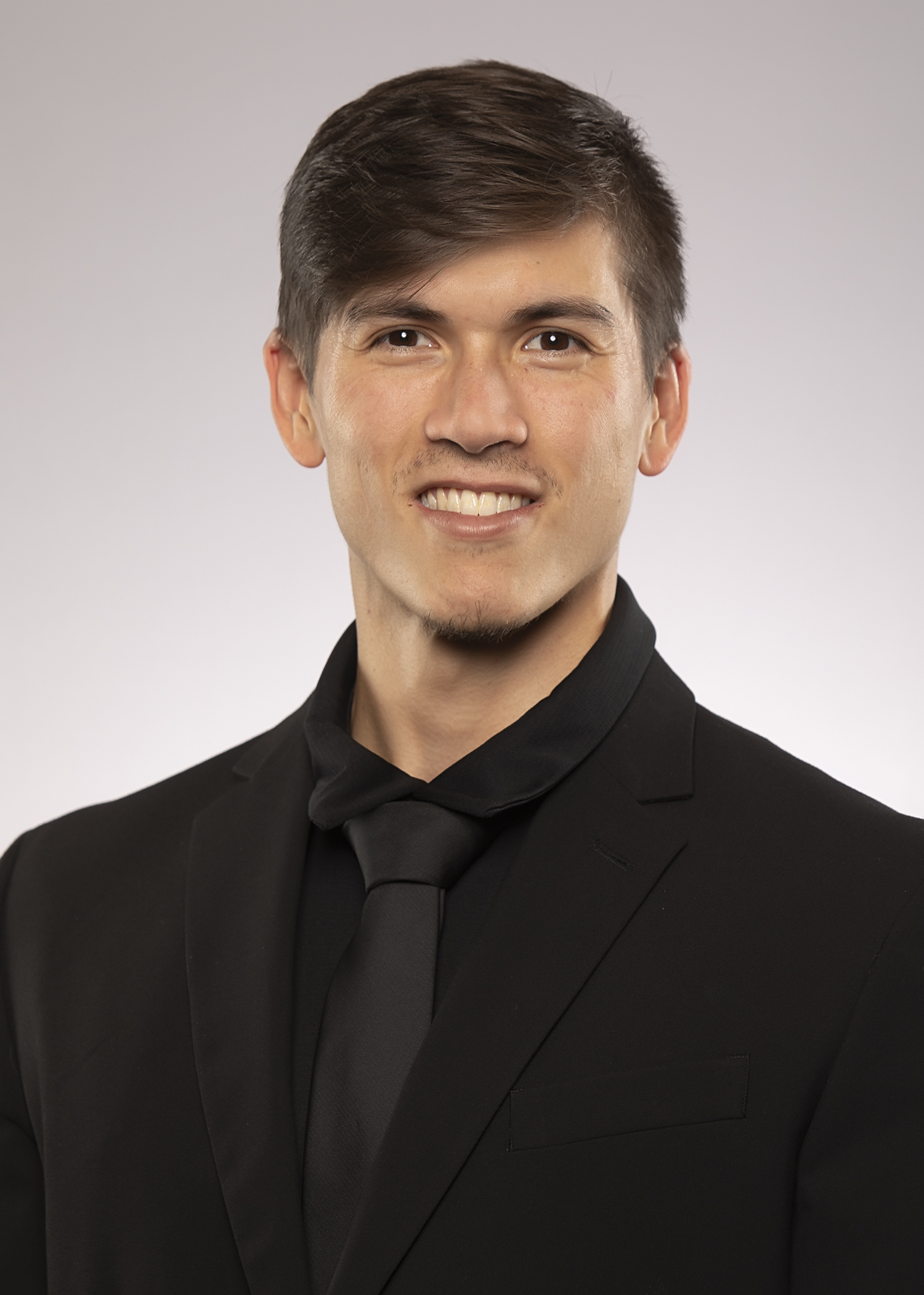 2019 Eric Molnar Headshot Sports Medicine