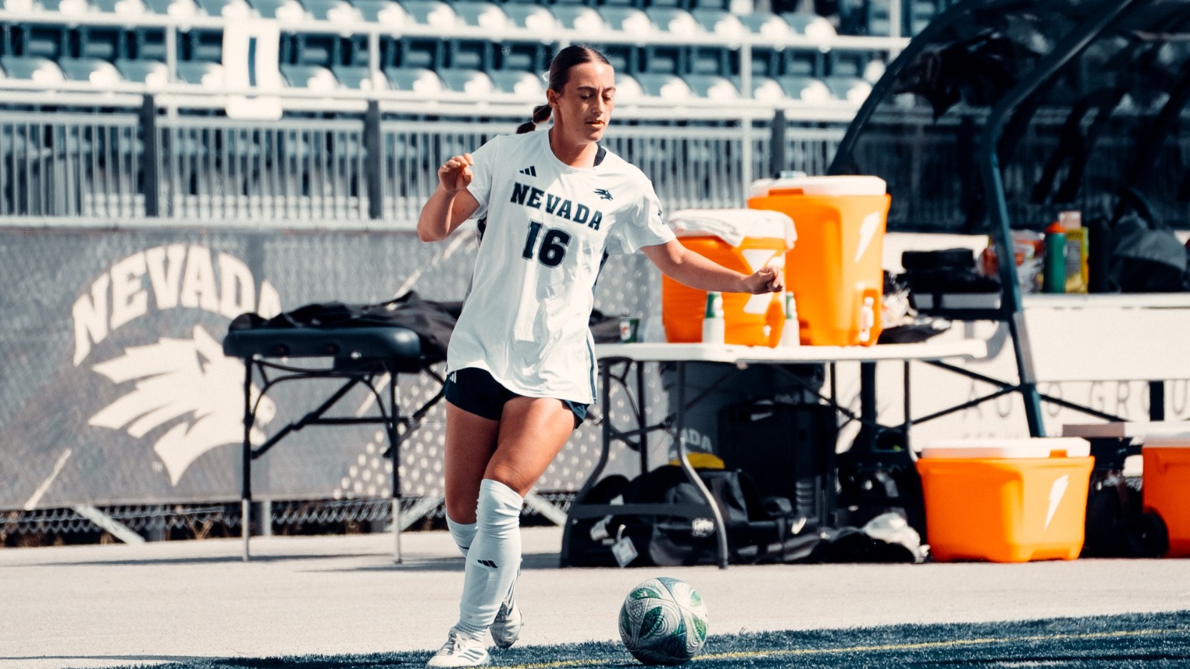 loomis dribbling on the ball