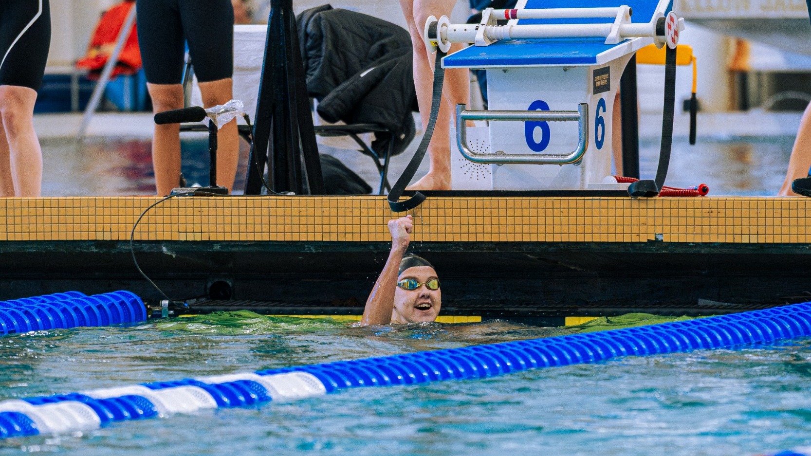Scarlett Ferris 100 back