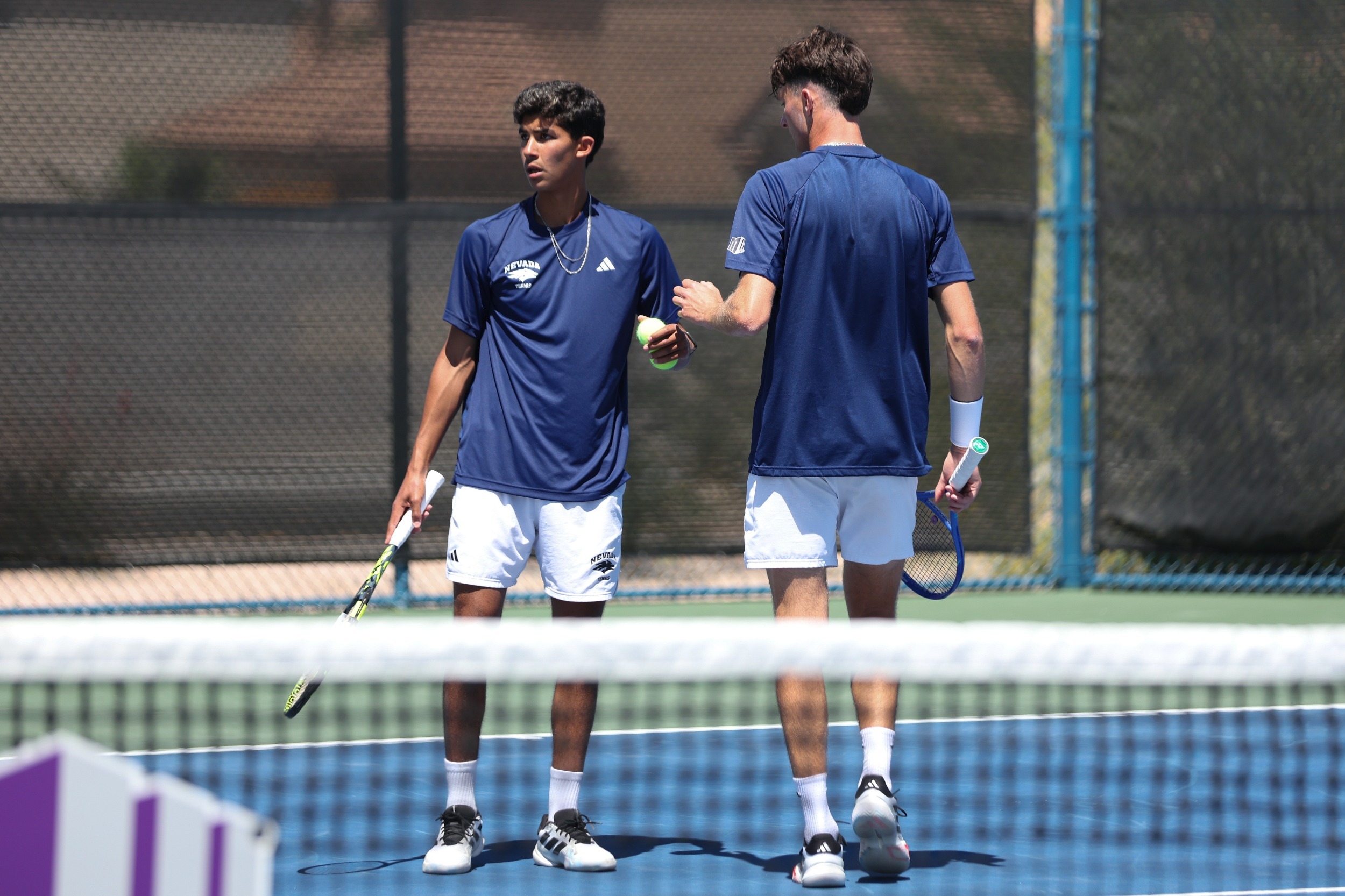 Ibrahim Snoussi and Nicolas Recoura shake hands 