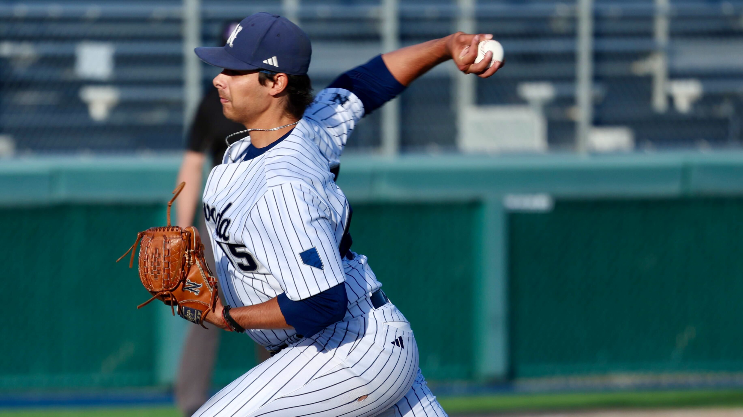 Eric Valdez delivering a pitch