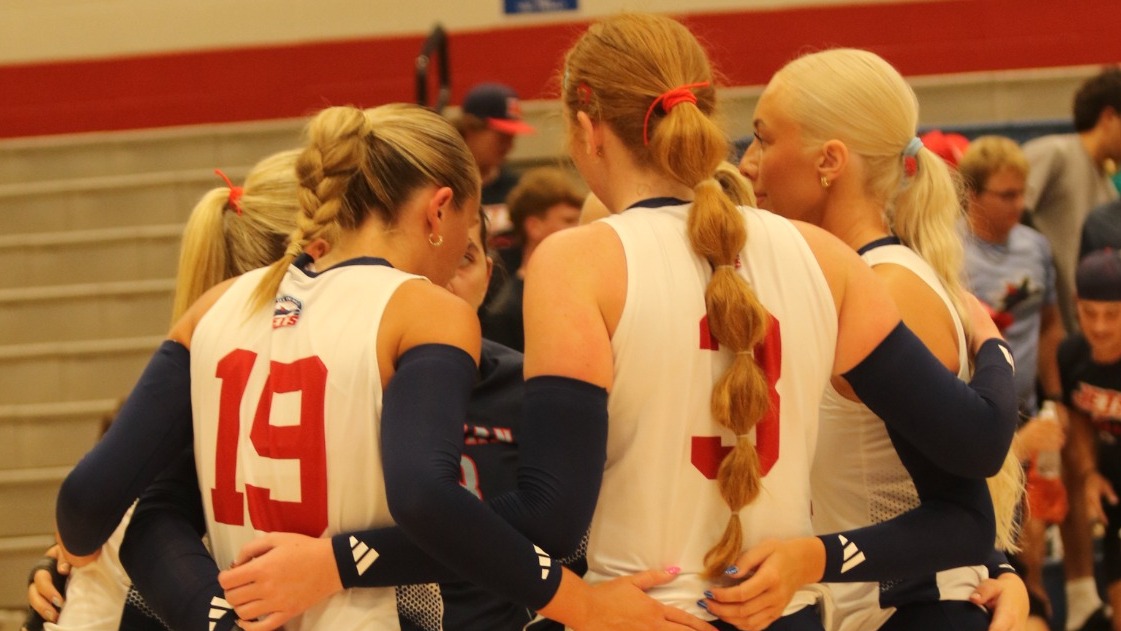 starters huddle prior to match start