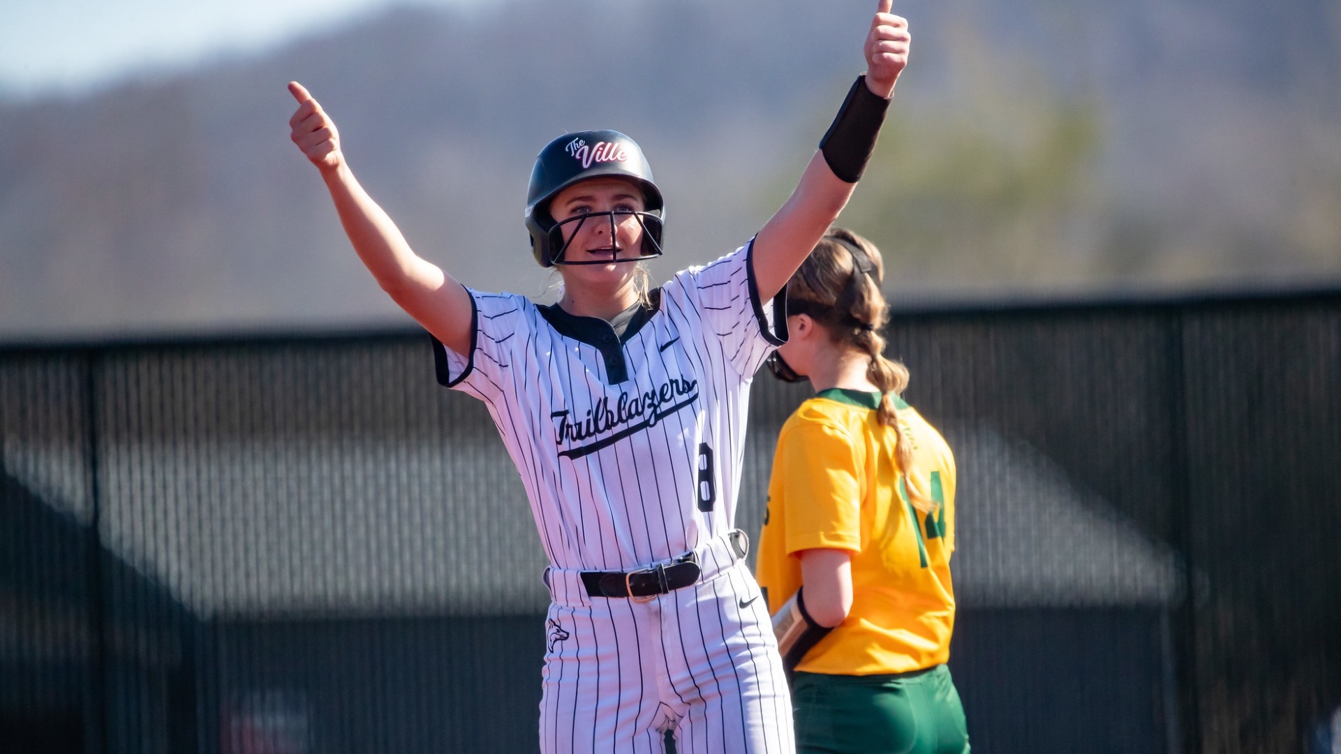 Ari Day vs. lees McRae