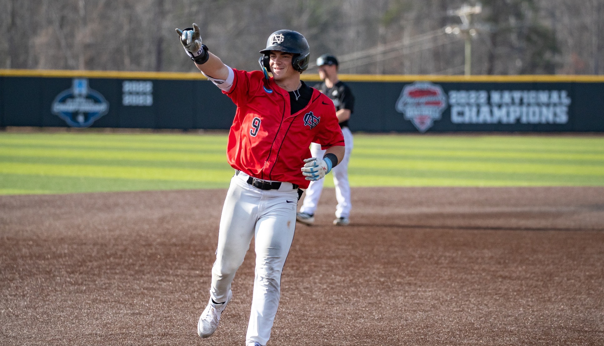 Thomas Powell vs UMO