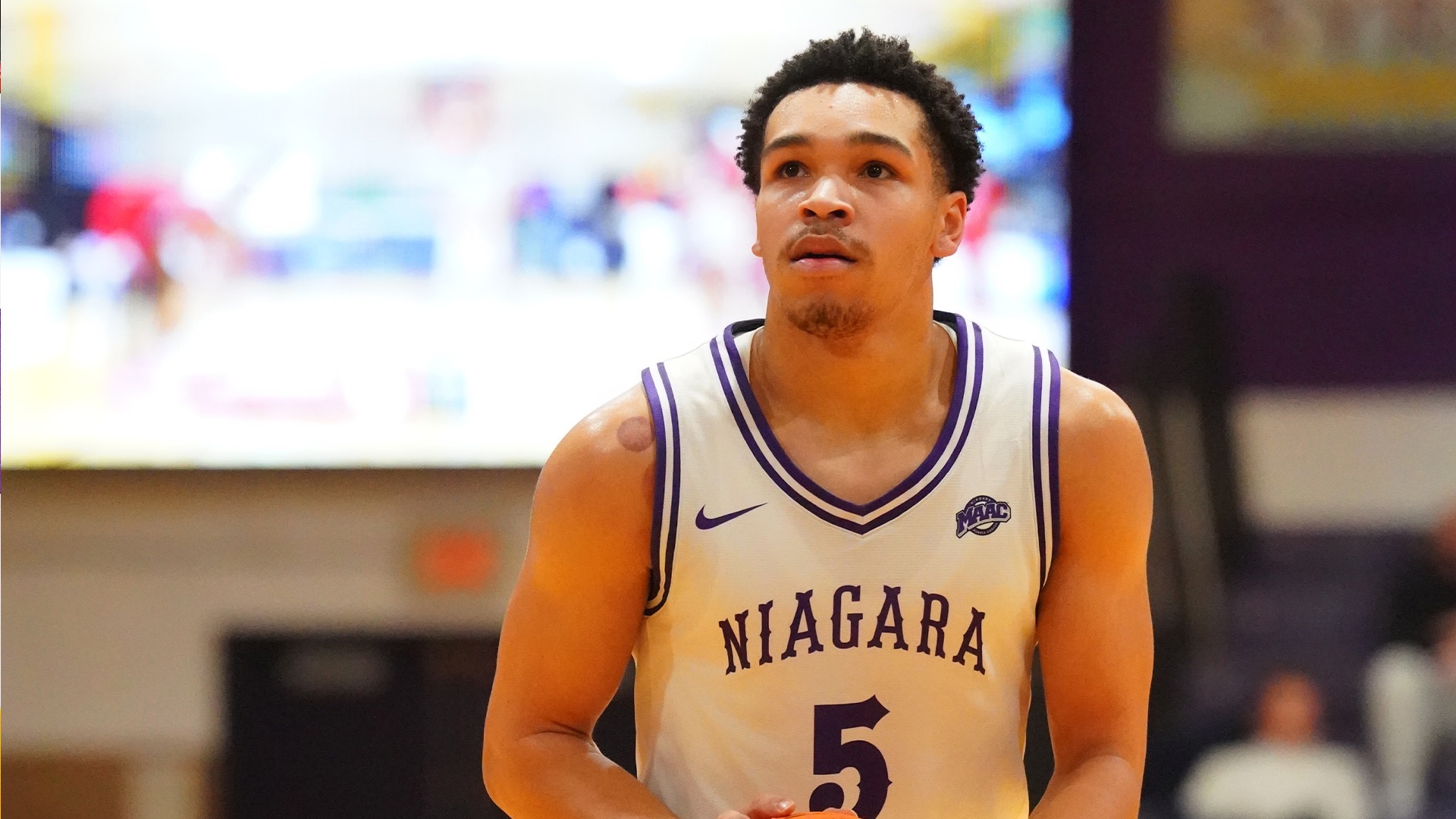 Justin Page Shoots a Free Throw Against Sacred Heart 2026