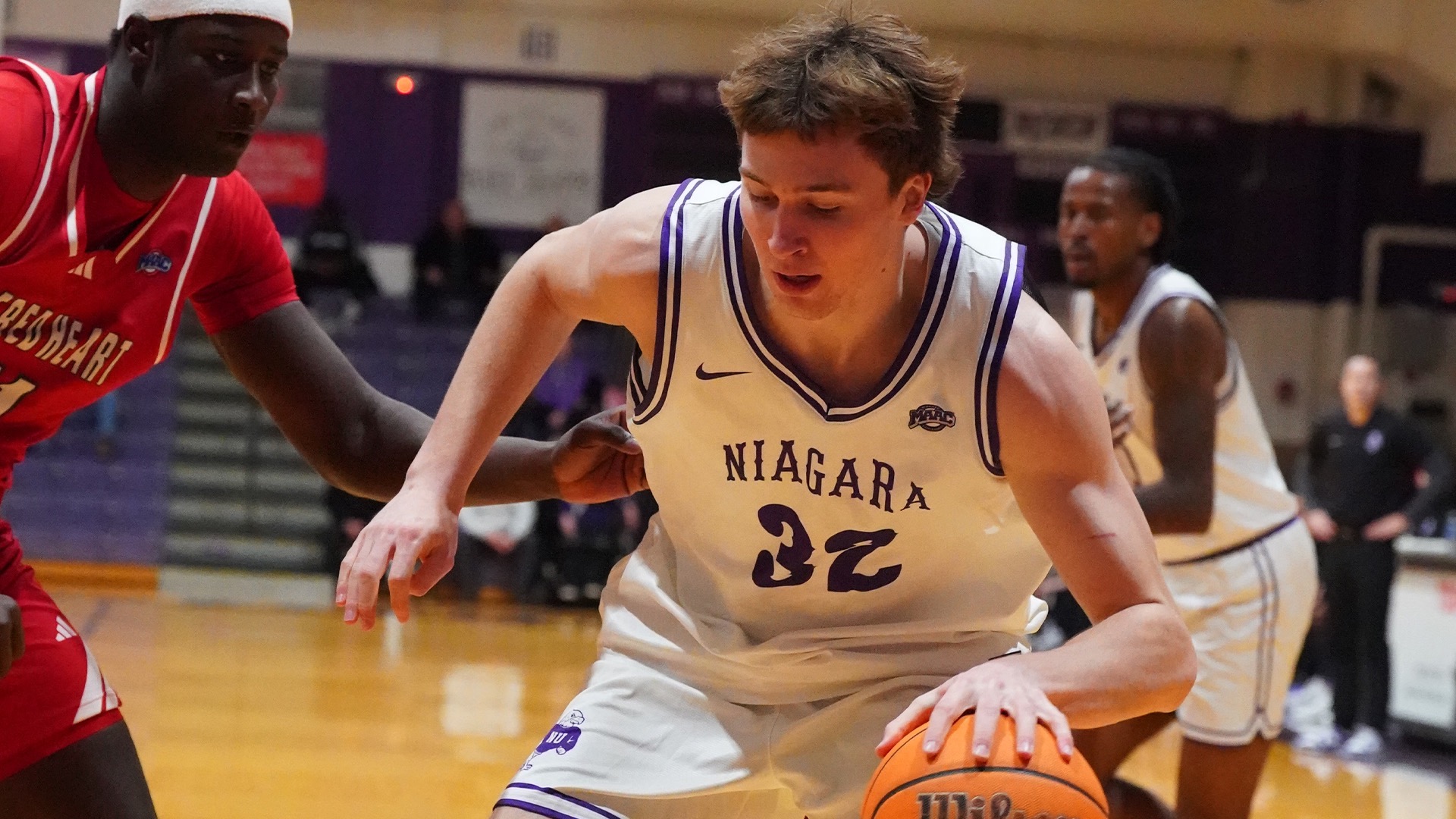 Will Shortt Dribbles the Ball Against Sacred Heart 2026