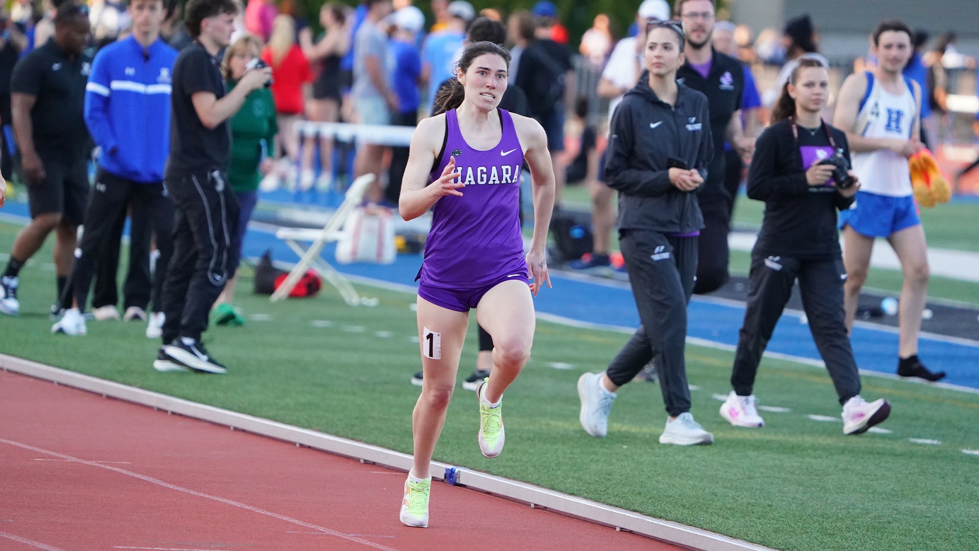 Vanessa Woolery Runs at UB 2026