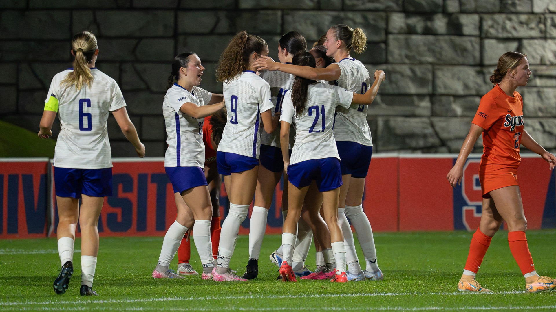 Women's Soccer defeats Syracuse 8/27