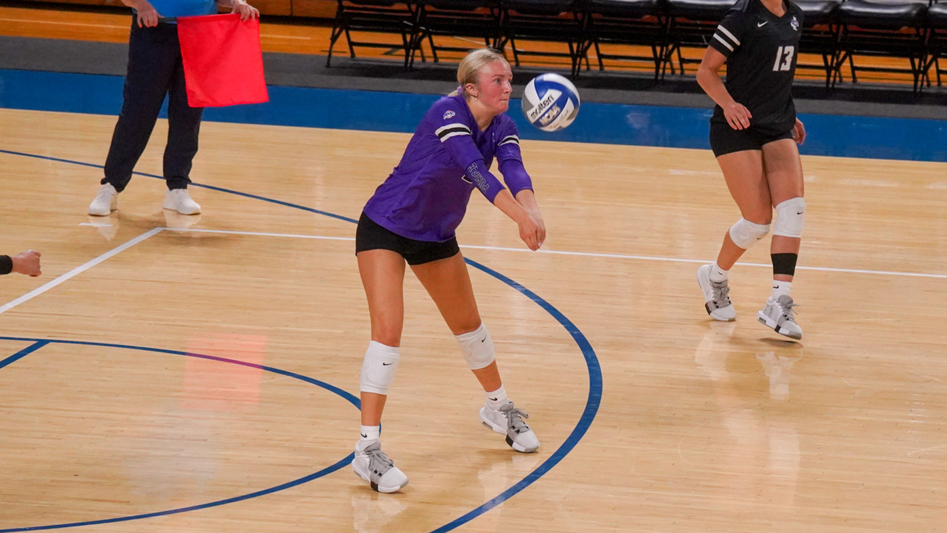 Ashley Moreland Bumps the Ball Against UB 2026