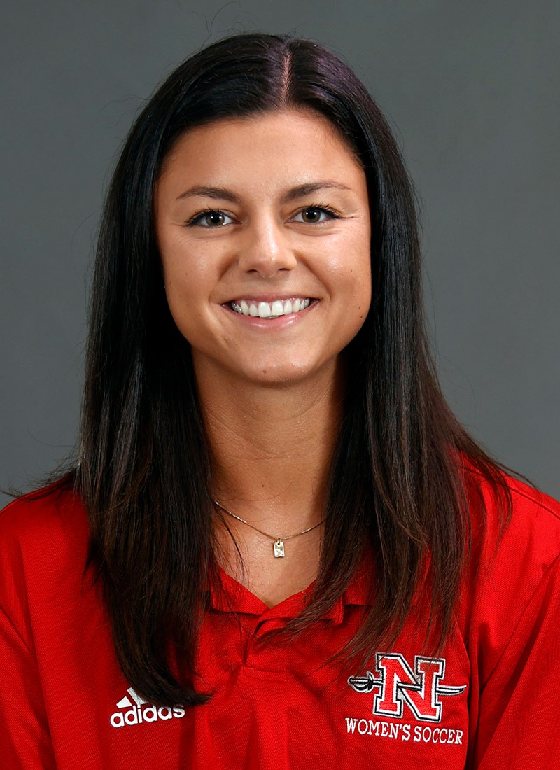 Molly Thompson 24 Headshot