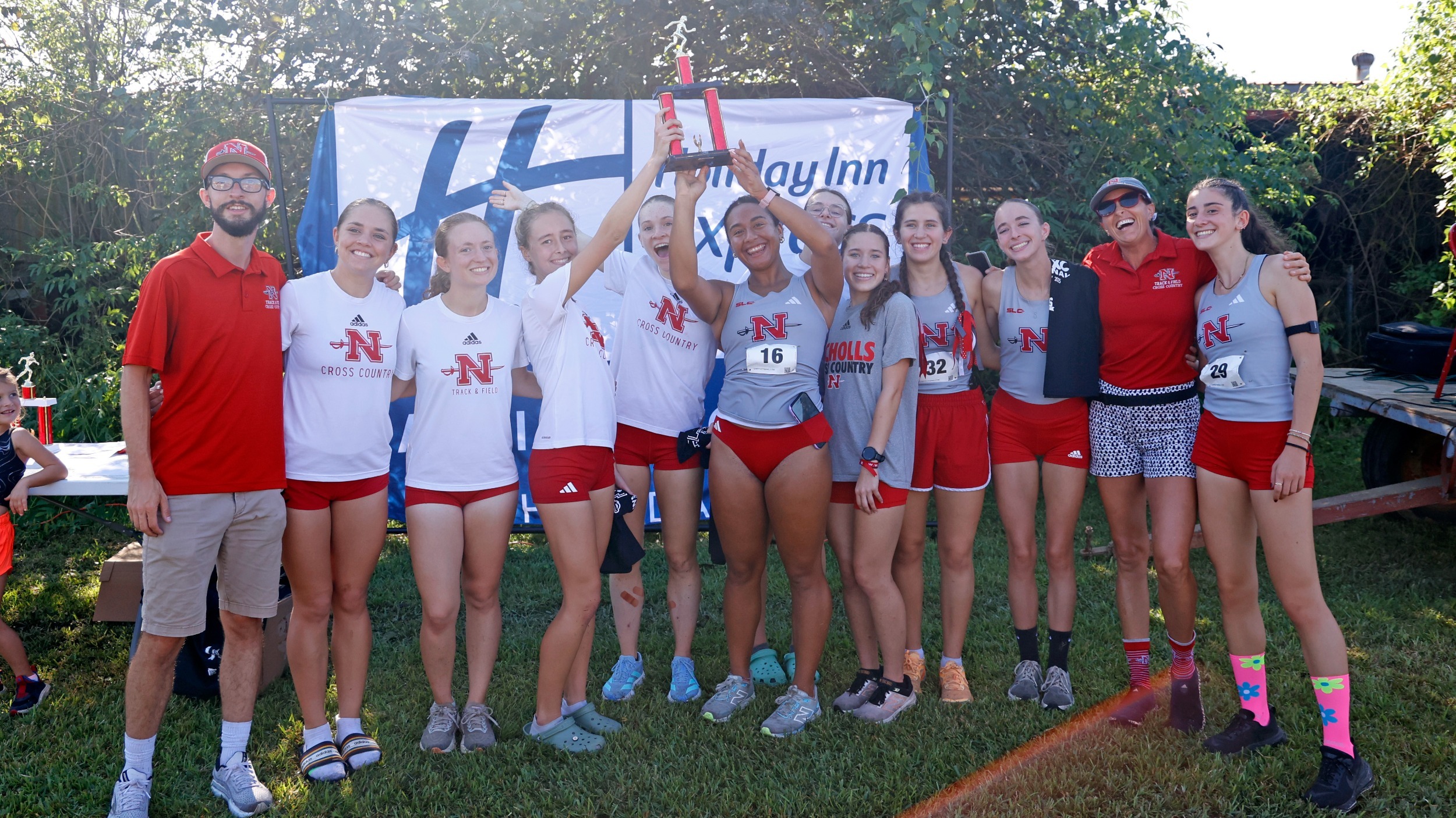XC Women Win Invite