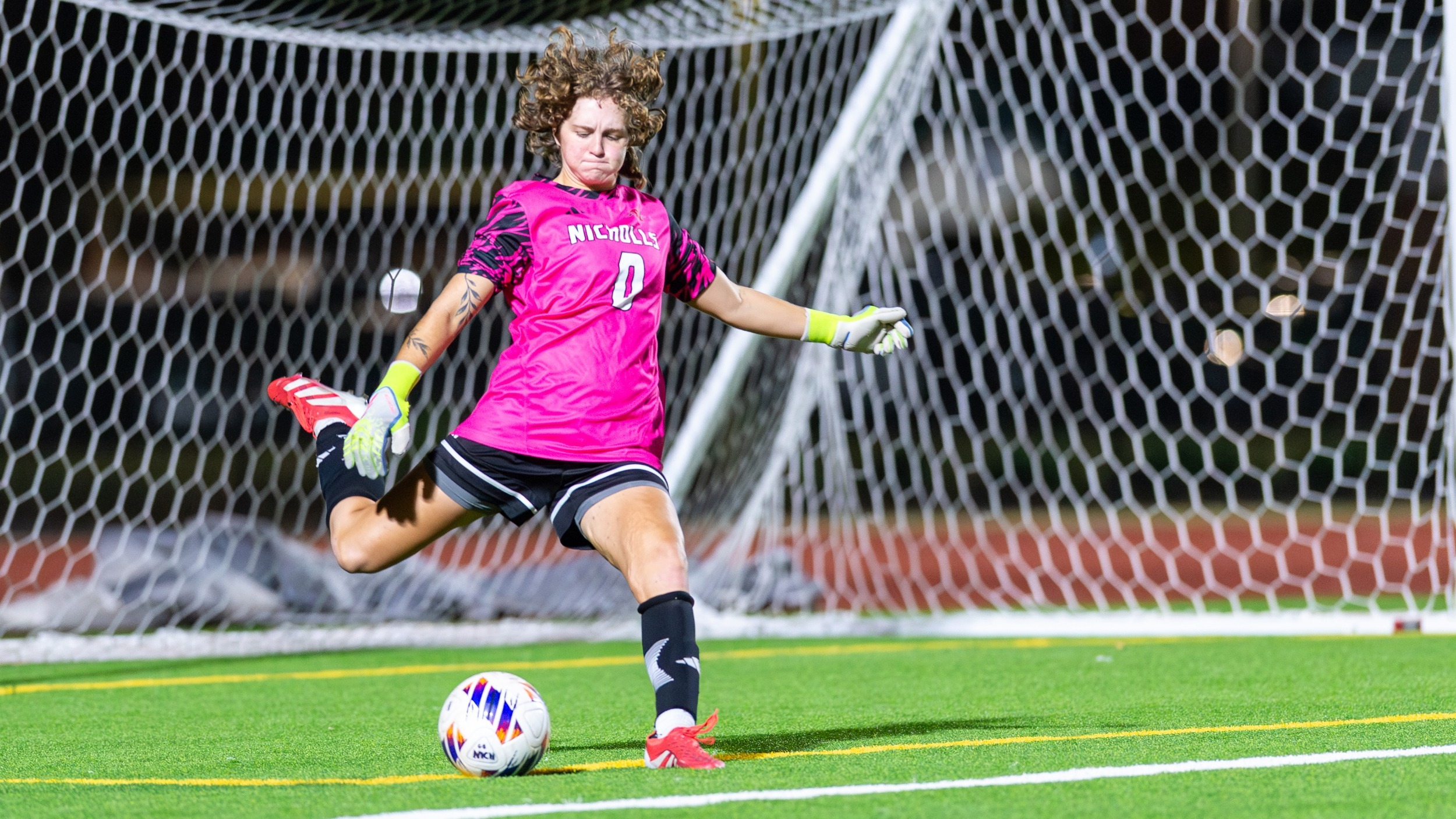 Aislinn Wright goal kick
