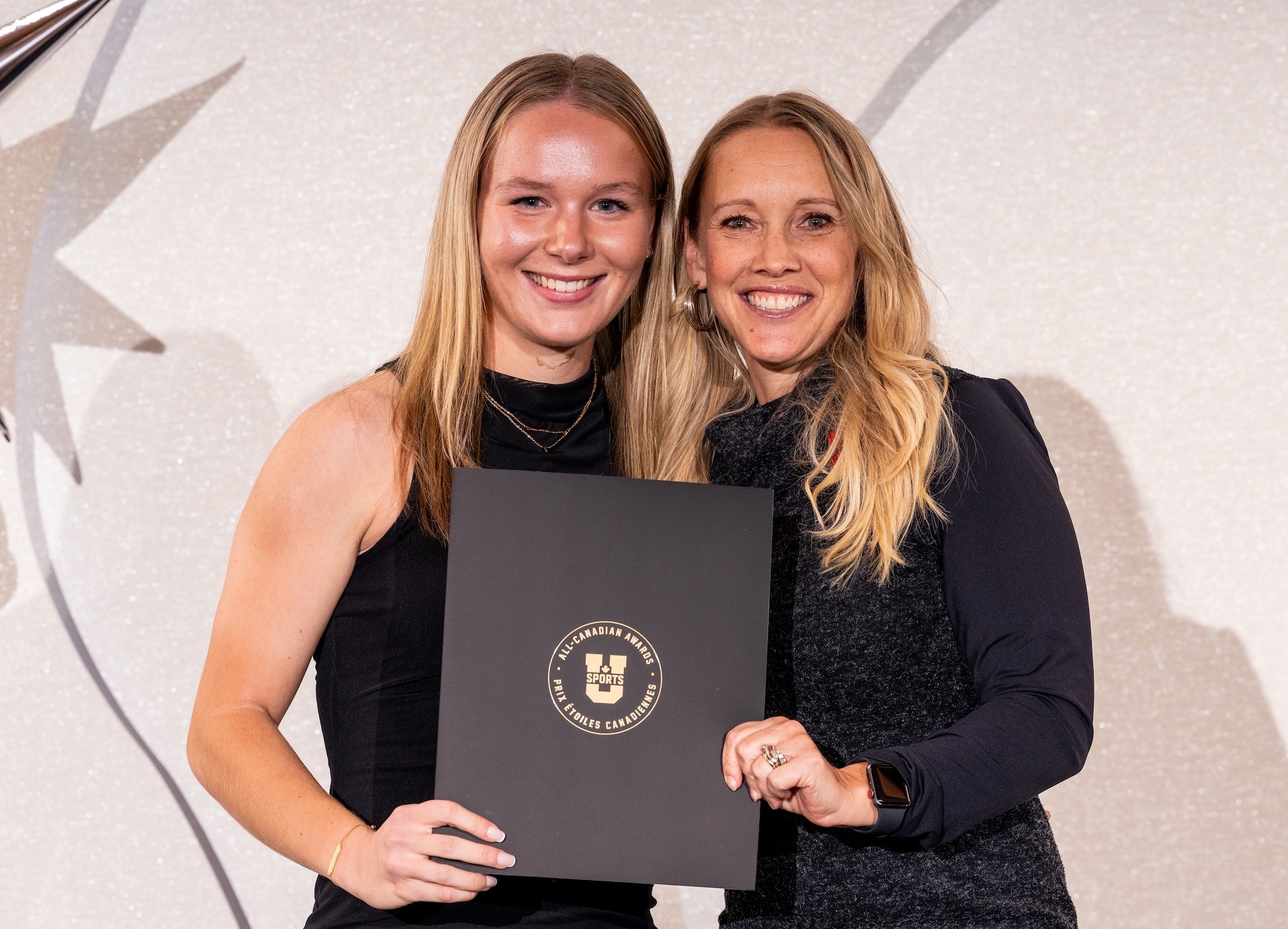 Annika Nolte receives her award after being named a 2025 U Sports All Canadian All Star