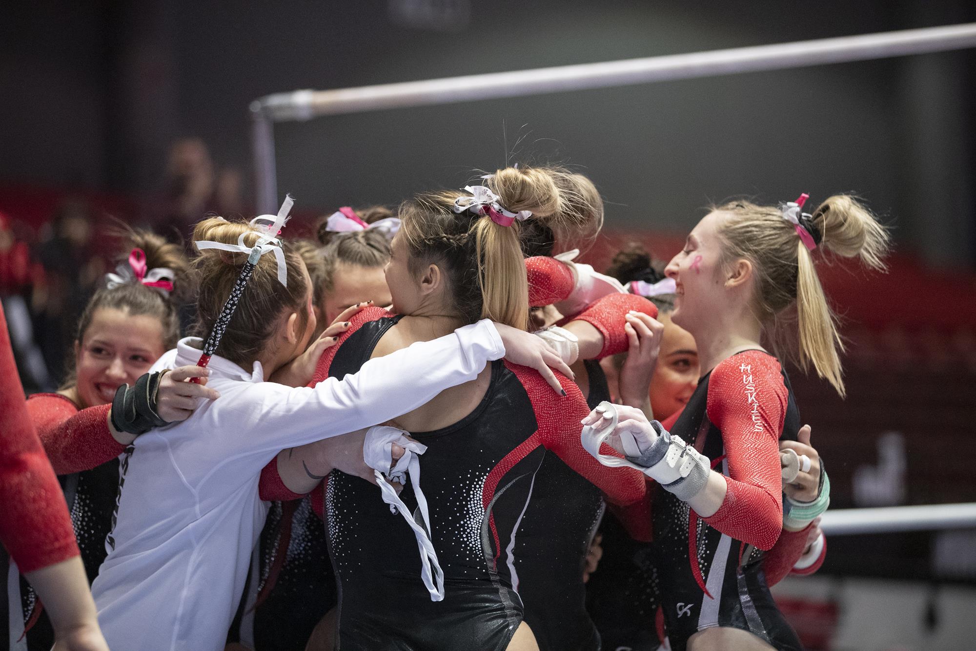 GYM20 - Group Hug - Smiles