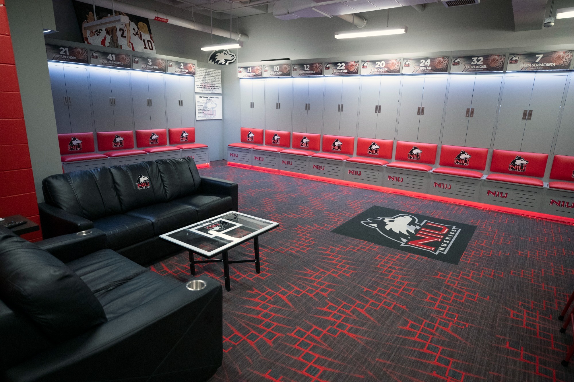 women's basketball locker room