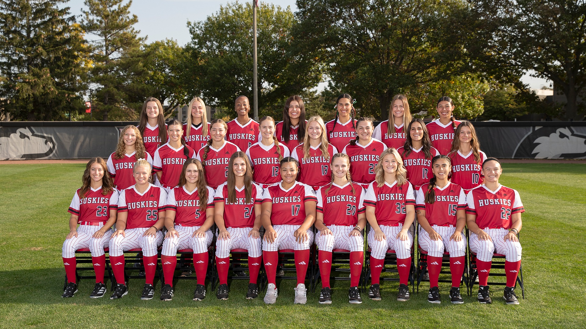2025 NIU Softball Team Photo