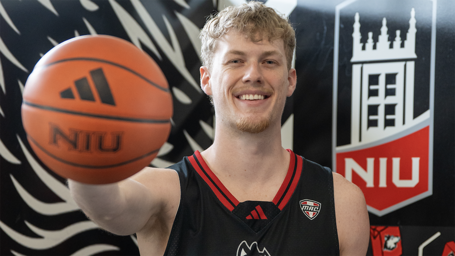 Jack Daugherty signing