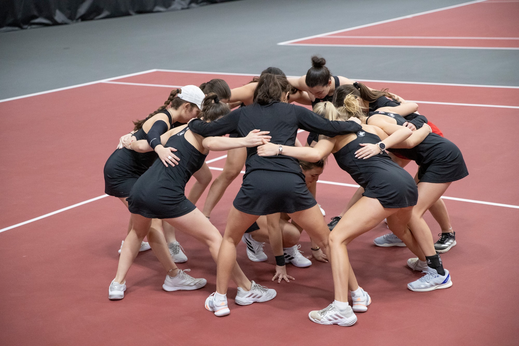 WTen26 team circle