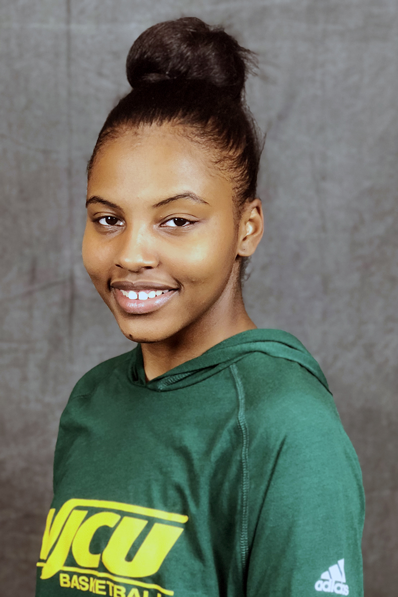 2018_19_Samantha_Hines
