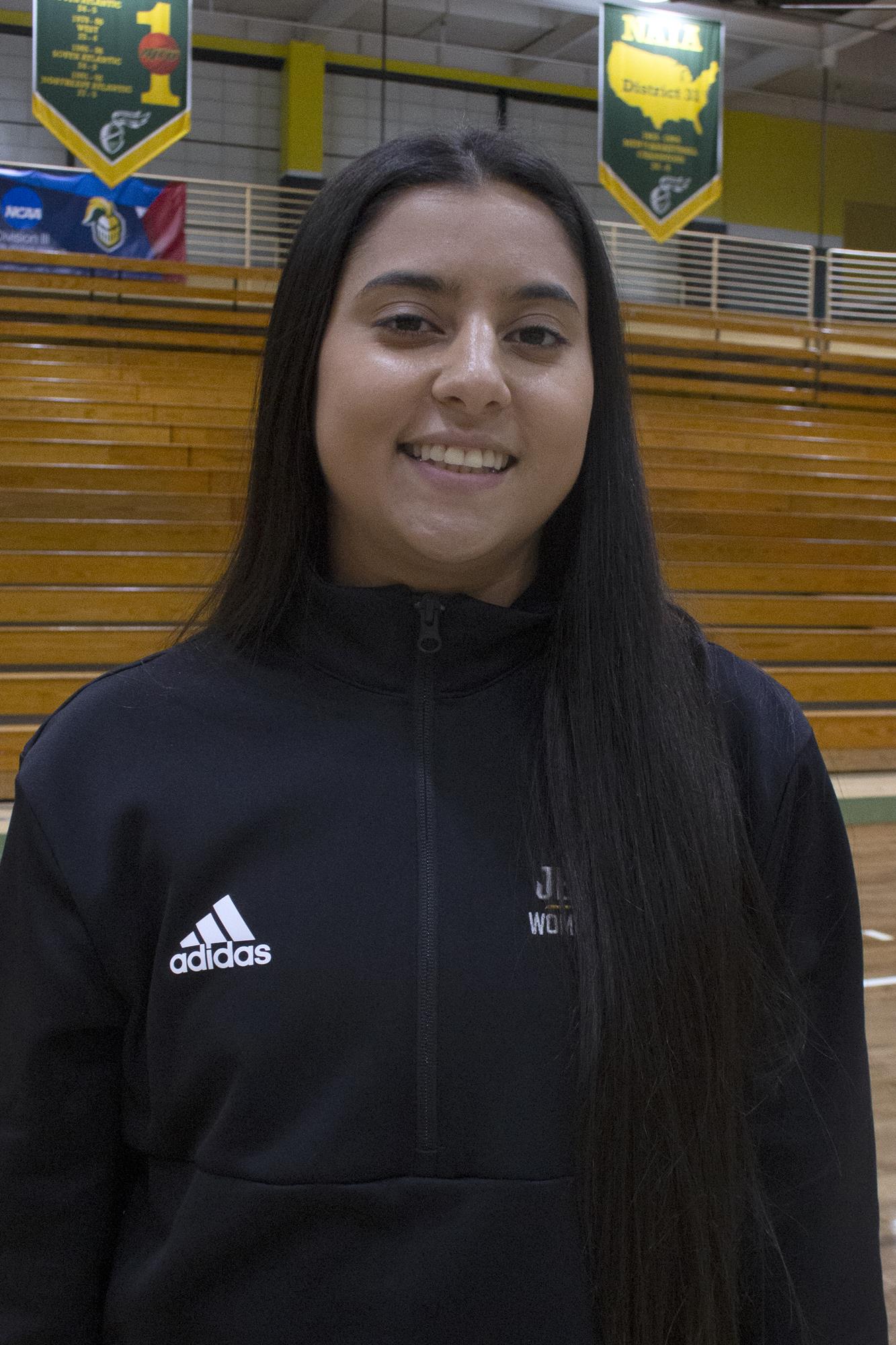 montalvo_jesenia_wbb_2021-22