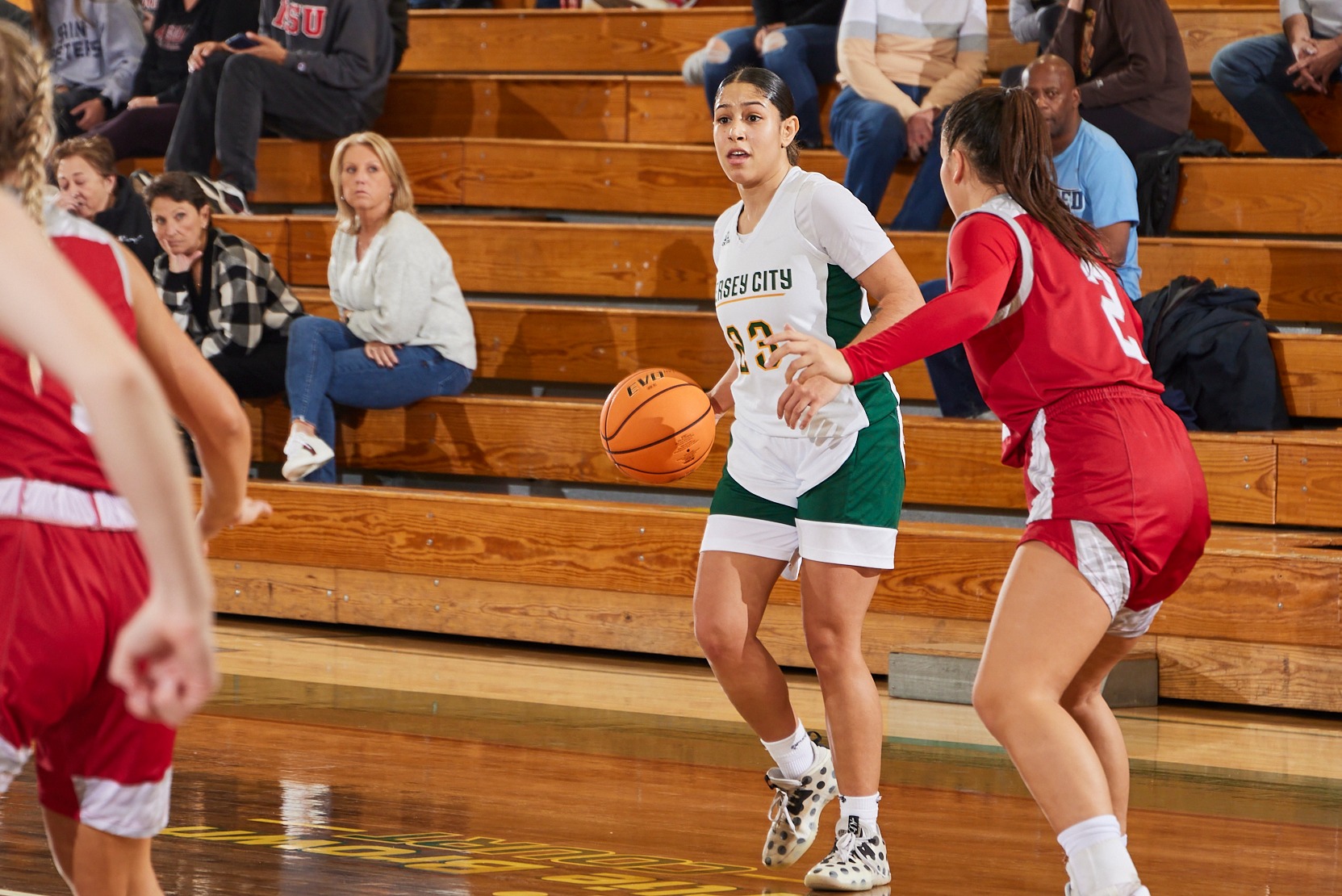Women's Basketball Opens up Season at the JMAC New Jersey City