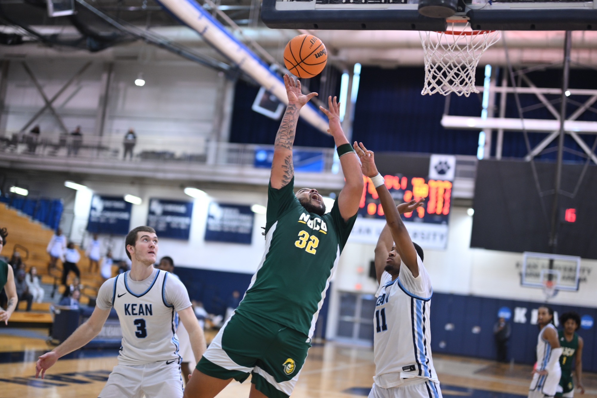 2025-26_MBB_Donovan Crawford