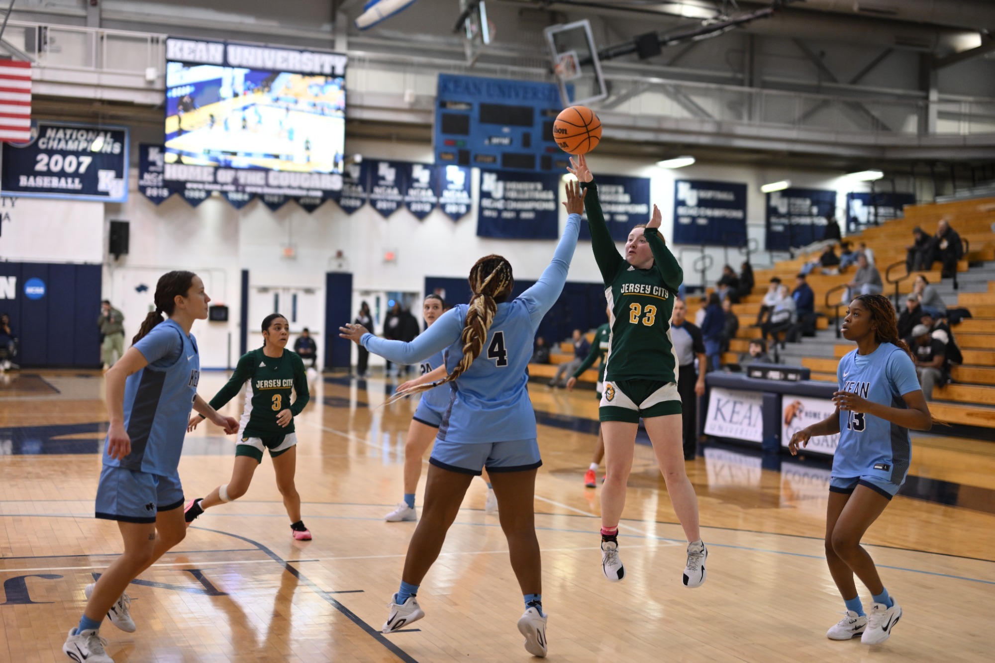 2025-26_WBB_Meghan Gentile