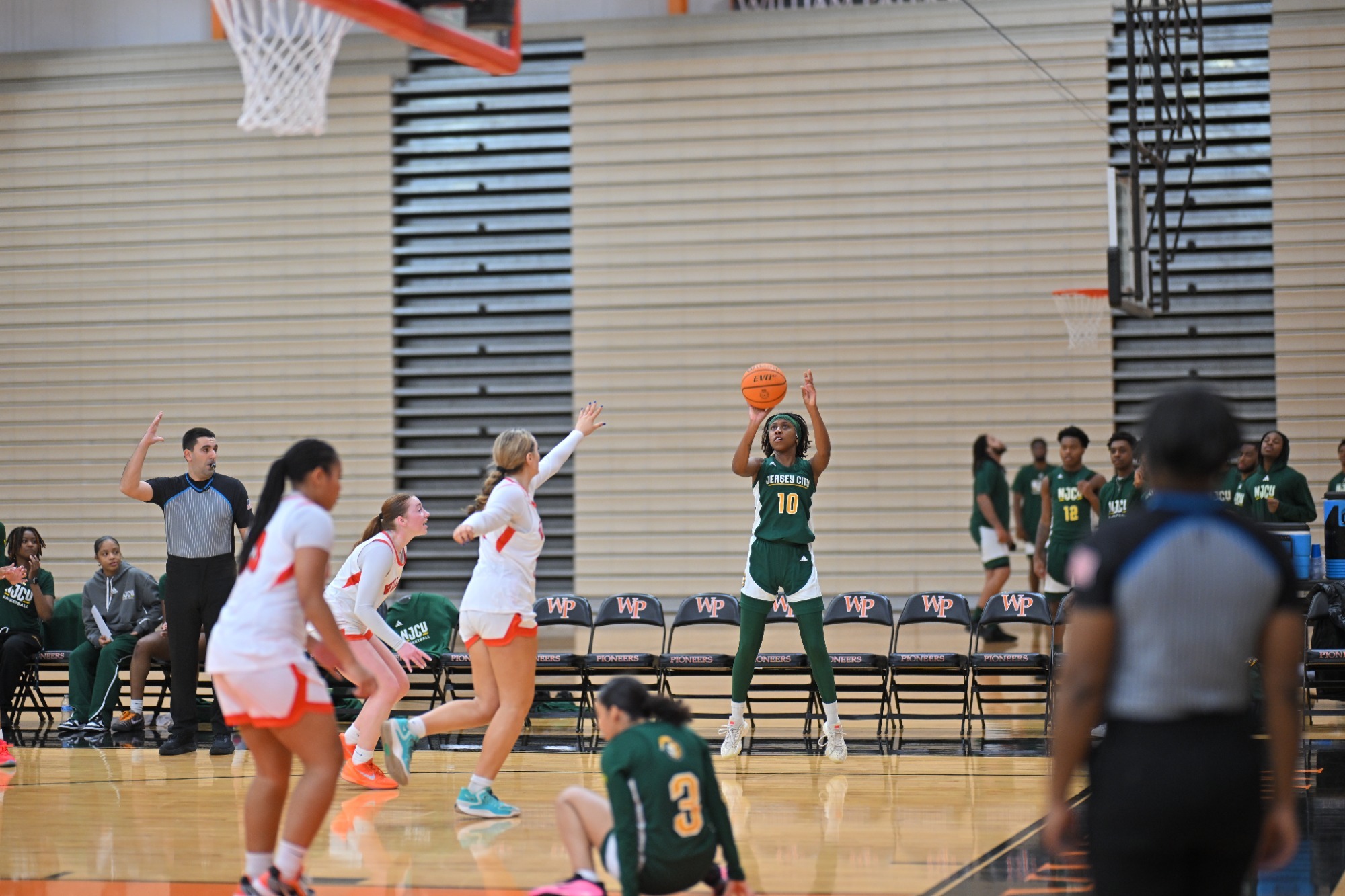 2025-26_WBB_Autumn John