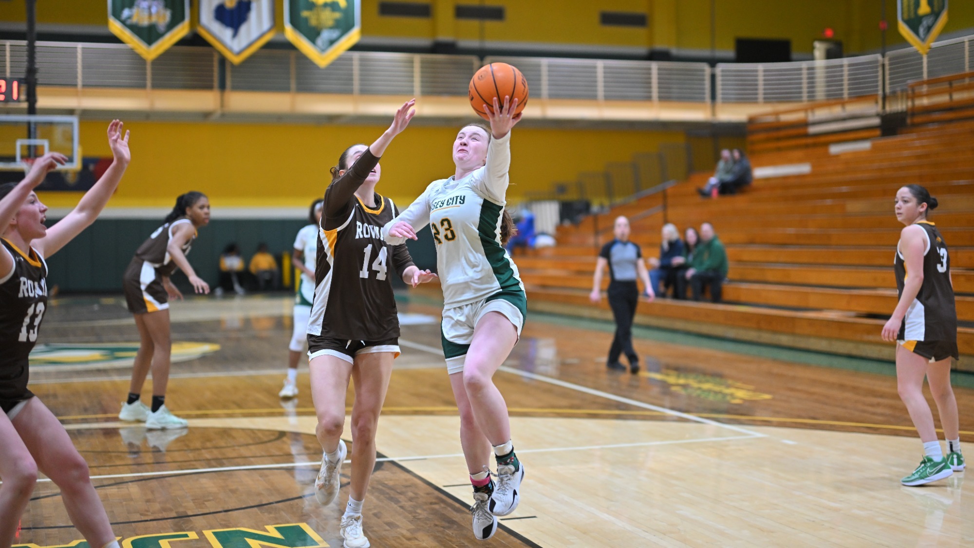 2025-26_WBB_Meghan Gentile