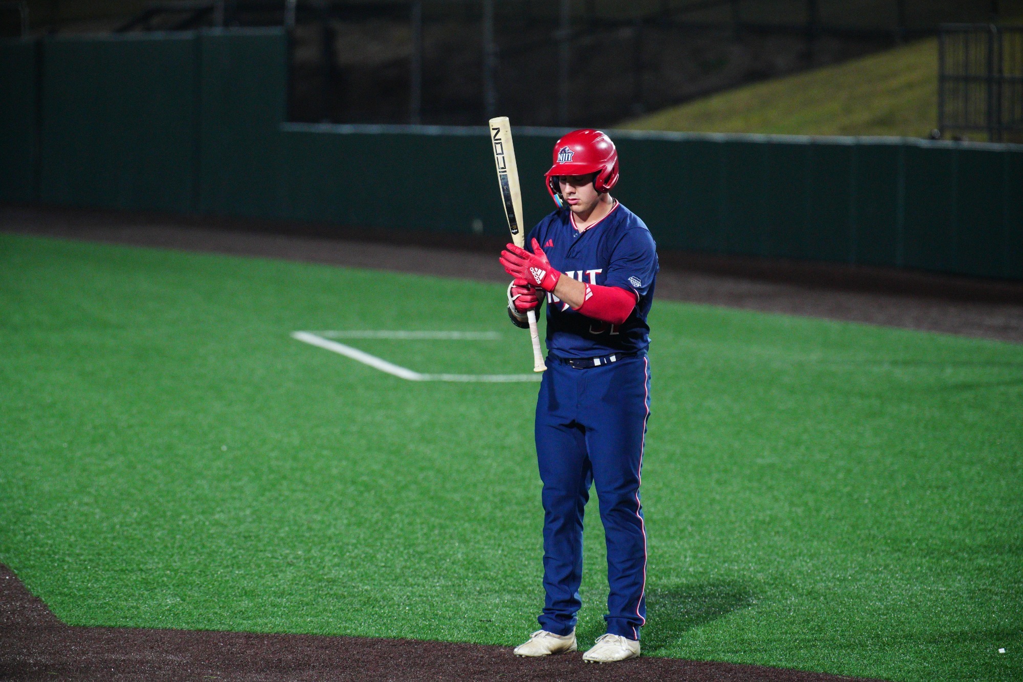 Lorenzo Camilleri stepping in the box