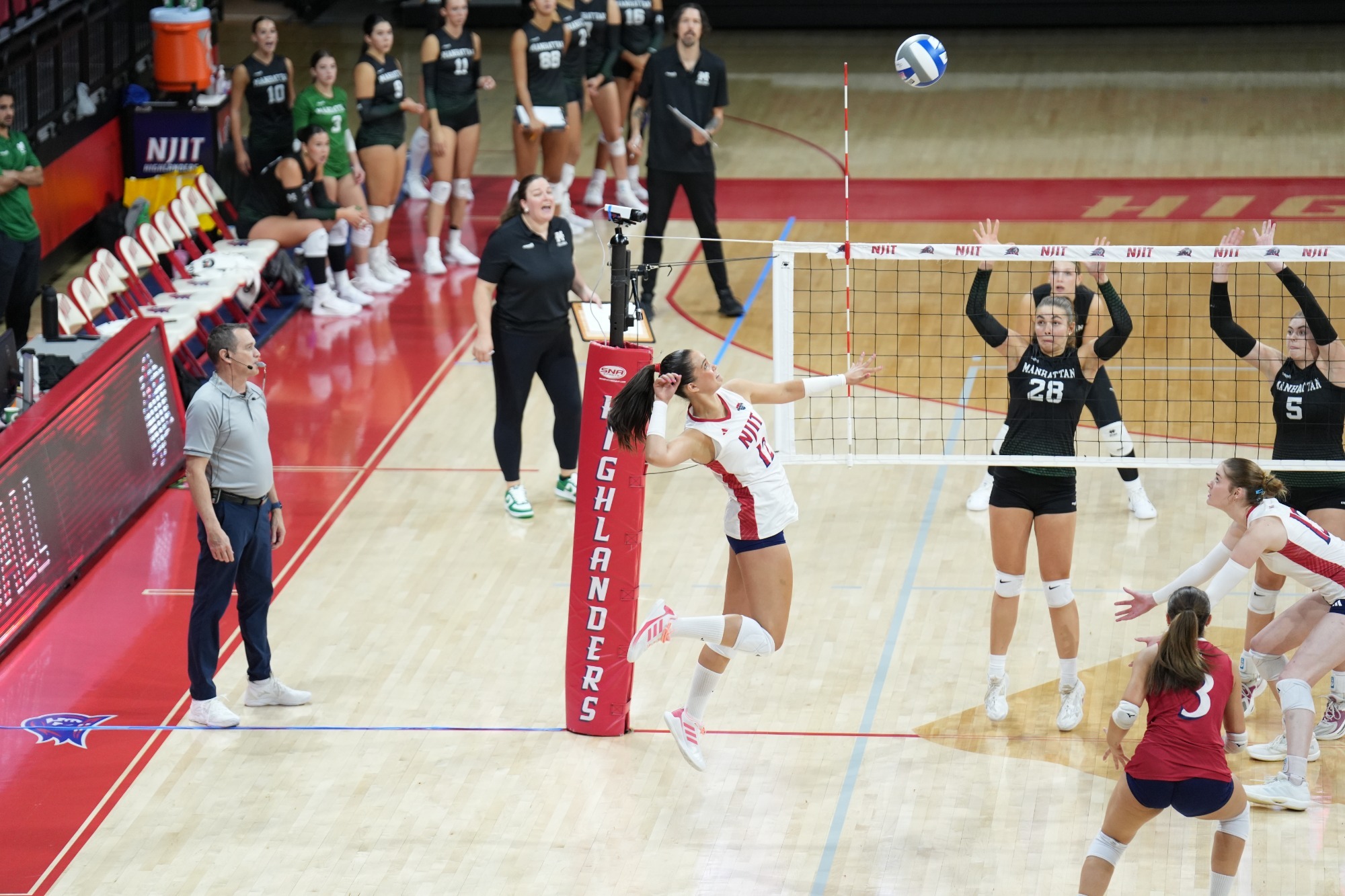 Ema Torres spike vs Manhattan