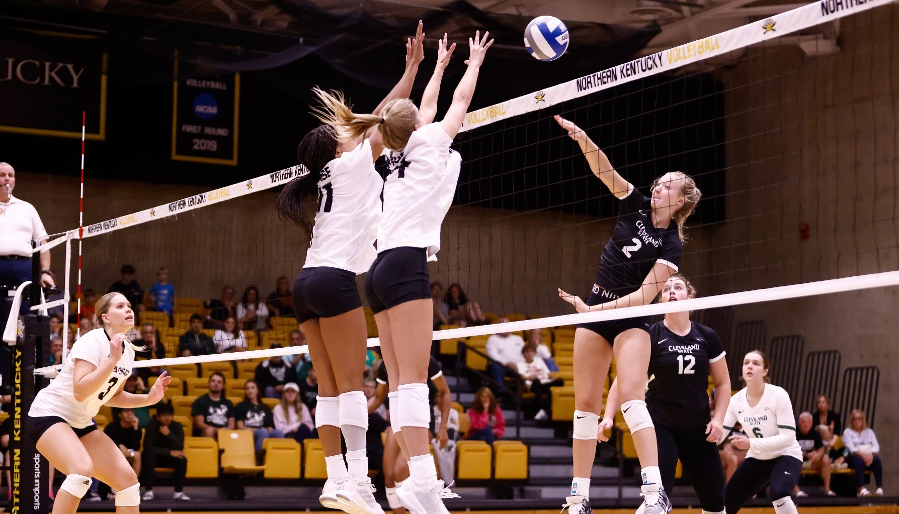 Volleyball powers through Cleveland State in home return Northern