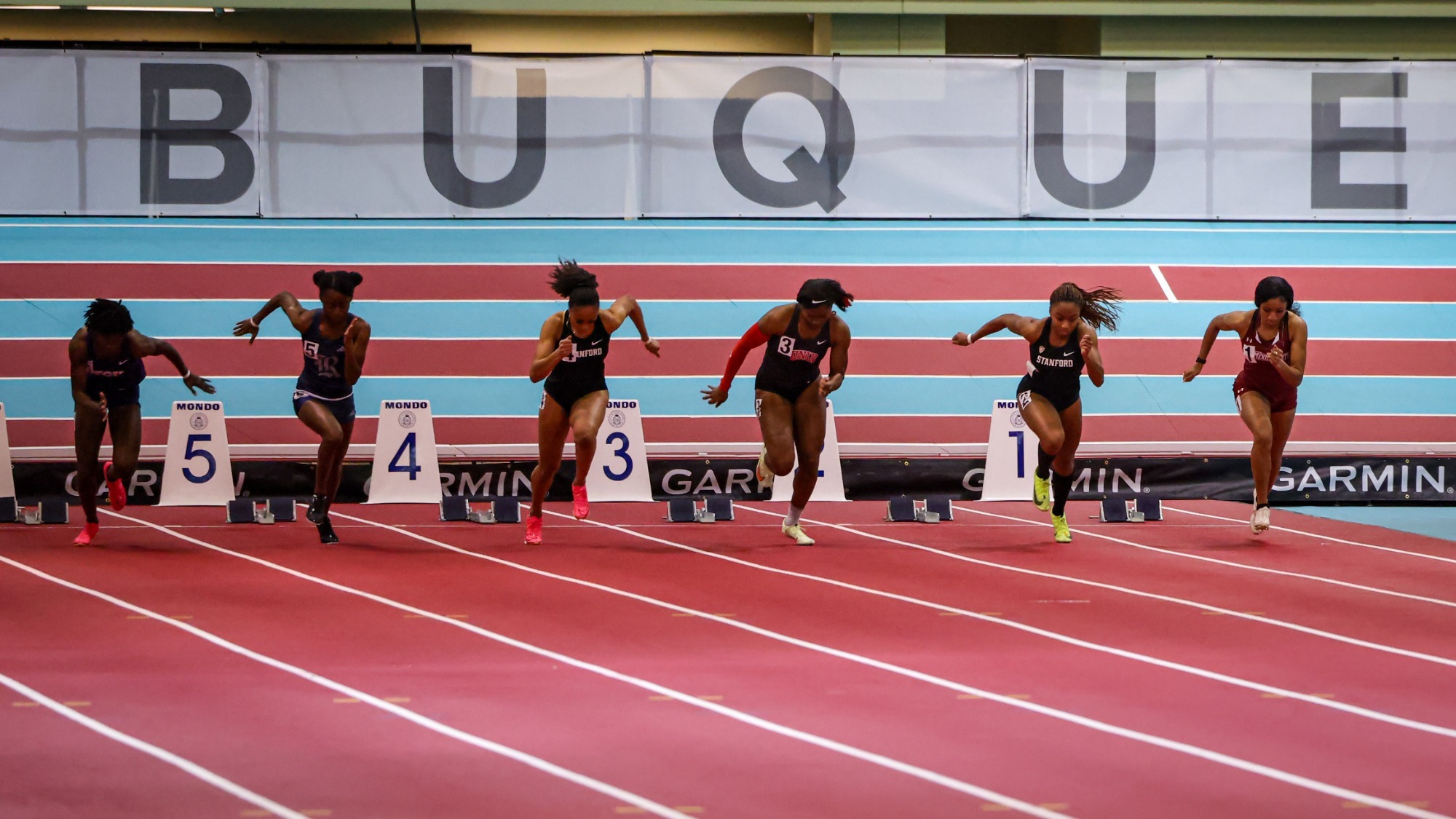Grace Pendarvis running at the NM Collegiate Classic
