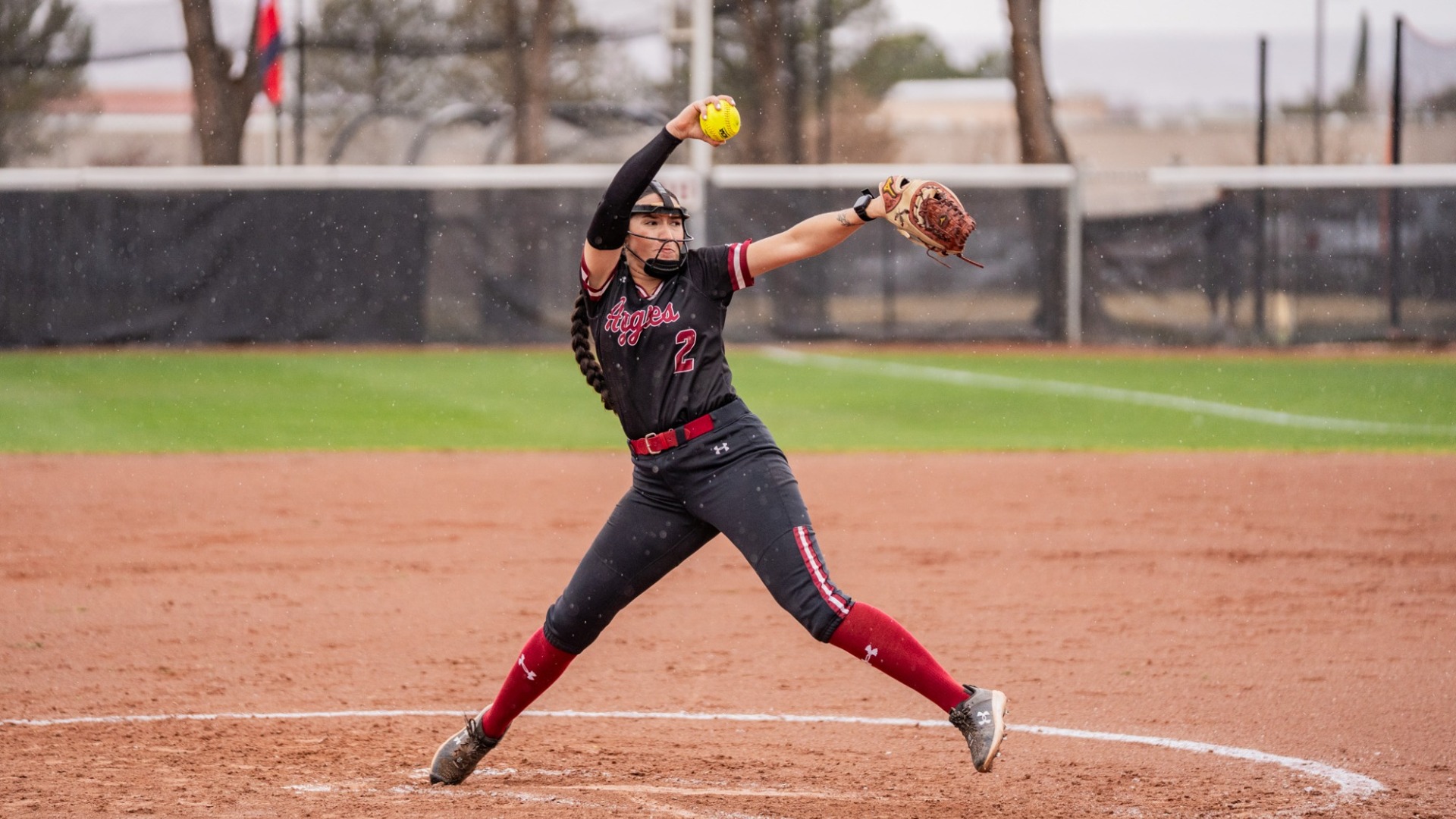 Jaileen Mancha pitching