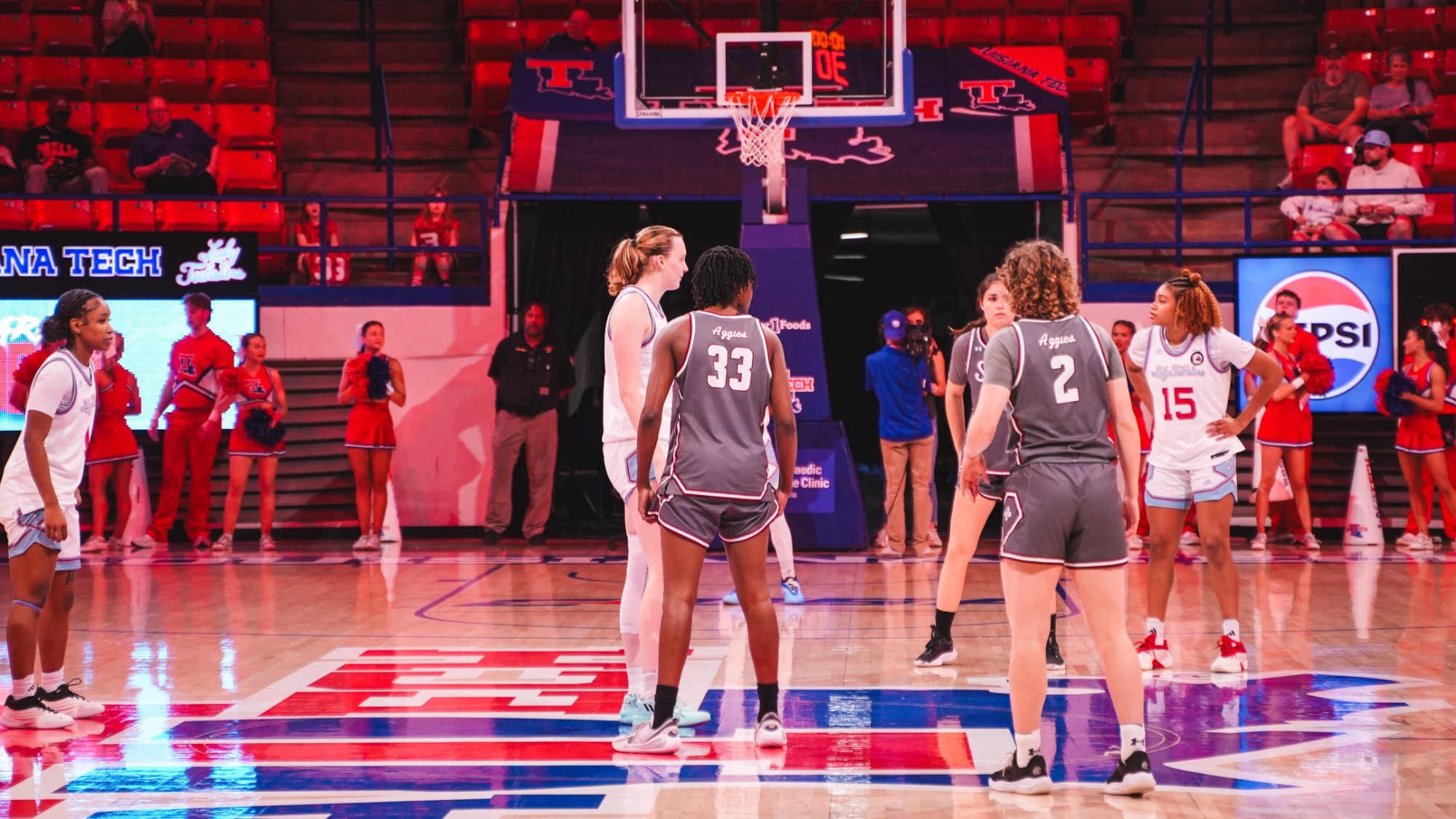 Senoj Jones getting ready for the jump ball against LA Tech (3/5)