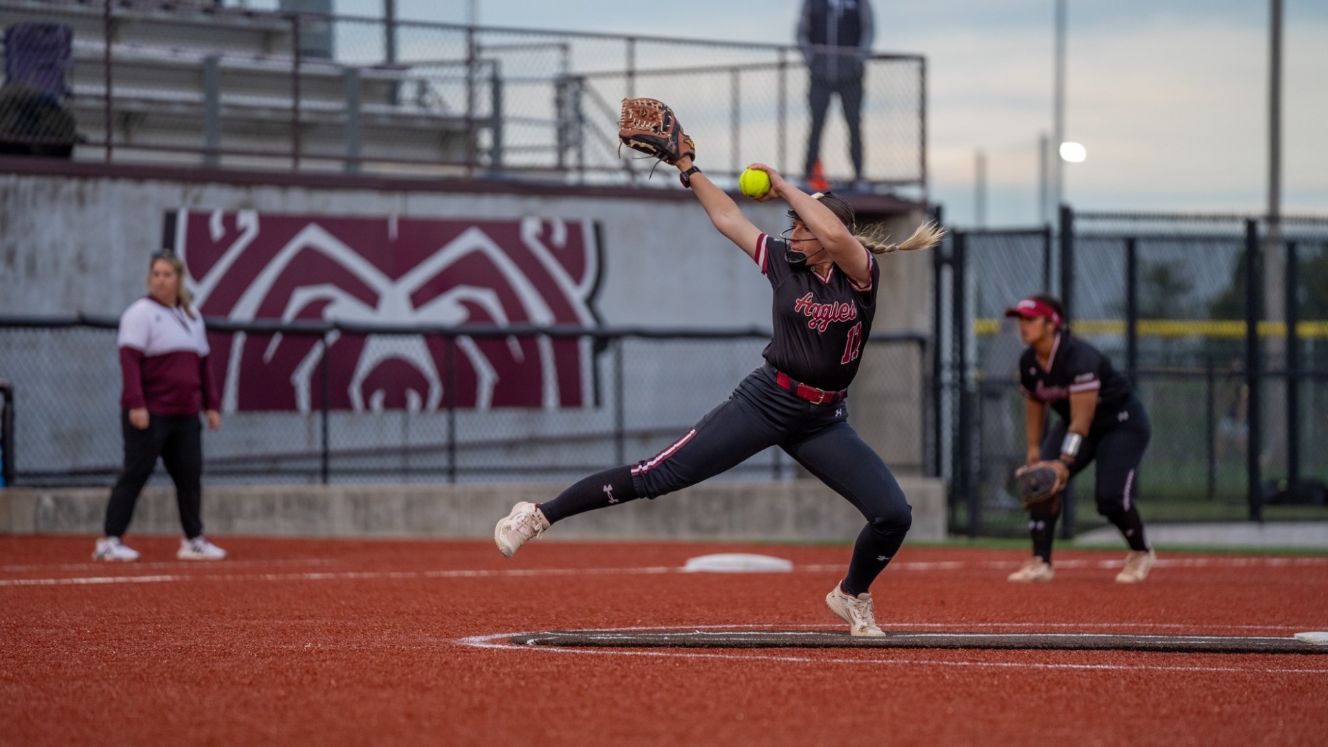 Faith Aragon pitching at MO State