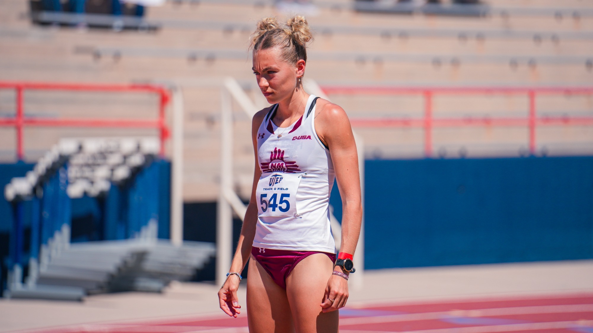 Amanda Radava comparing to compete in the 800m at the Miners Invitational