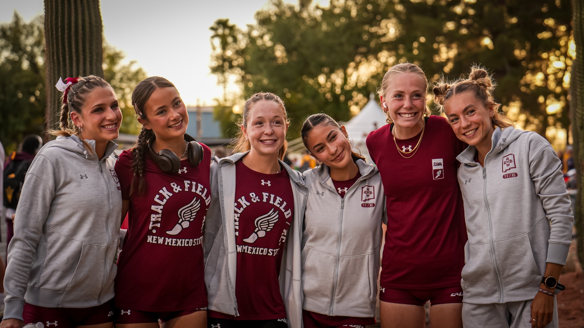 A group photo of the distance team at the Desert Heat Classic (May 2)