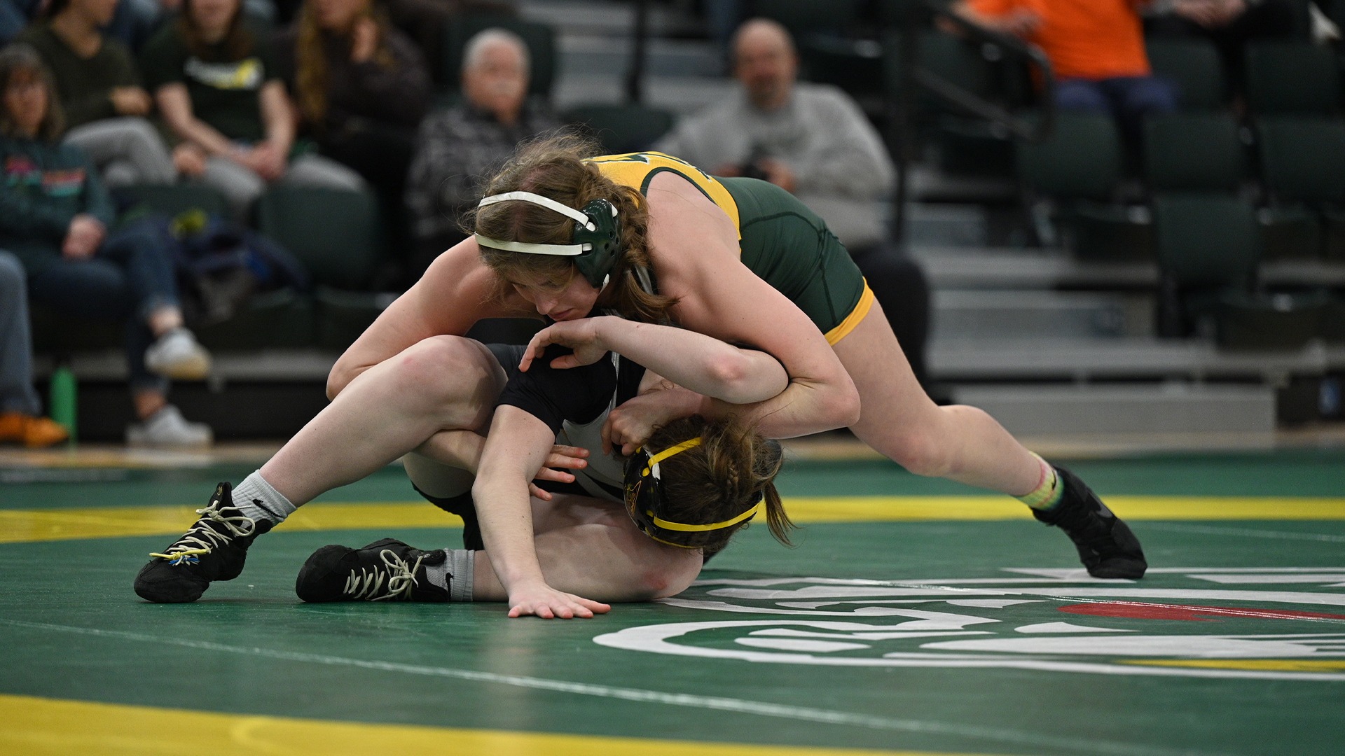 Sophia Bassino pins her opponent