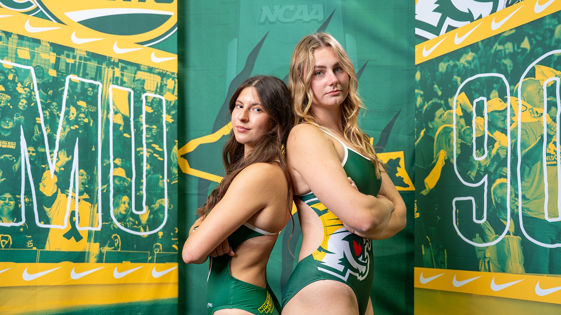 women's swim and dive
